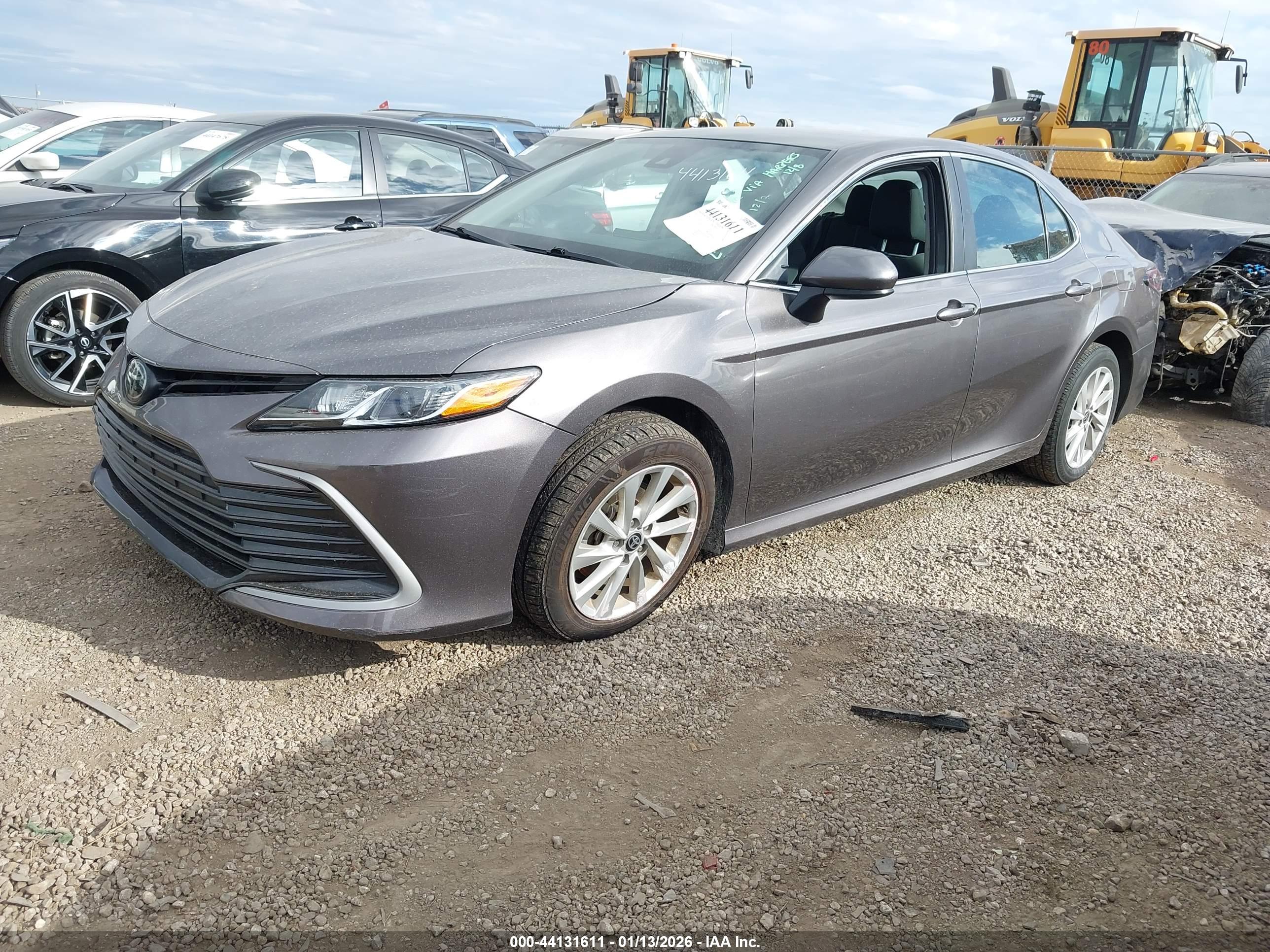 TOYOTA CAMRY image 2