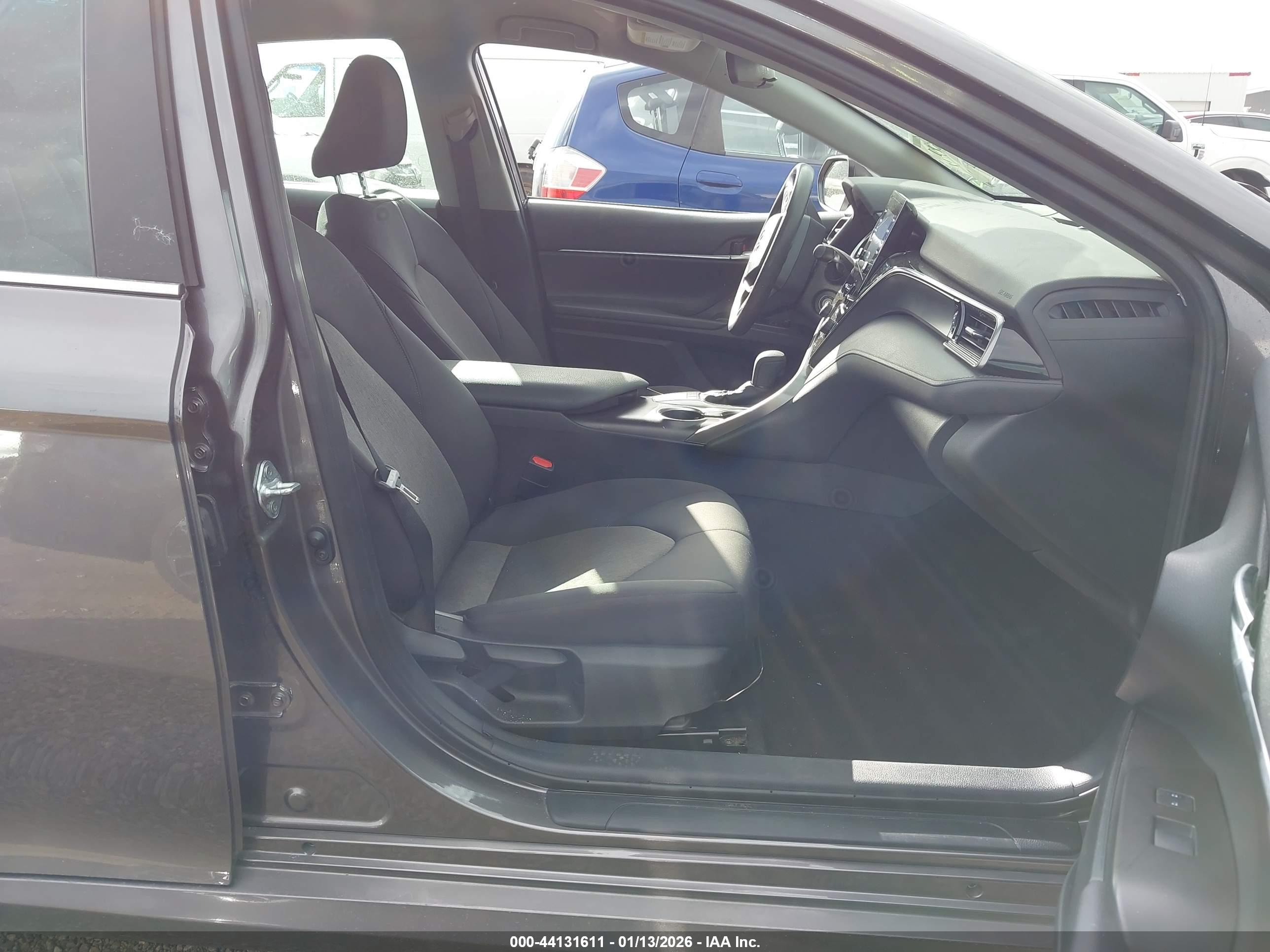 TOYOTA CAMRY image 5