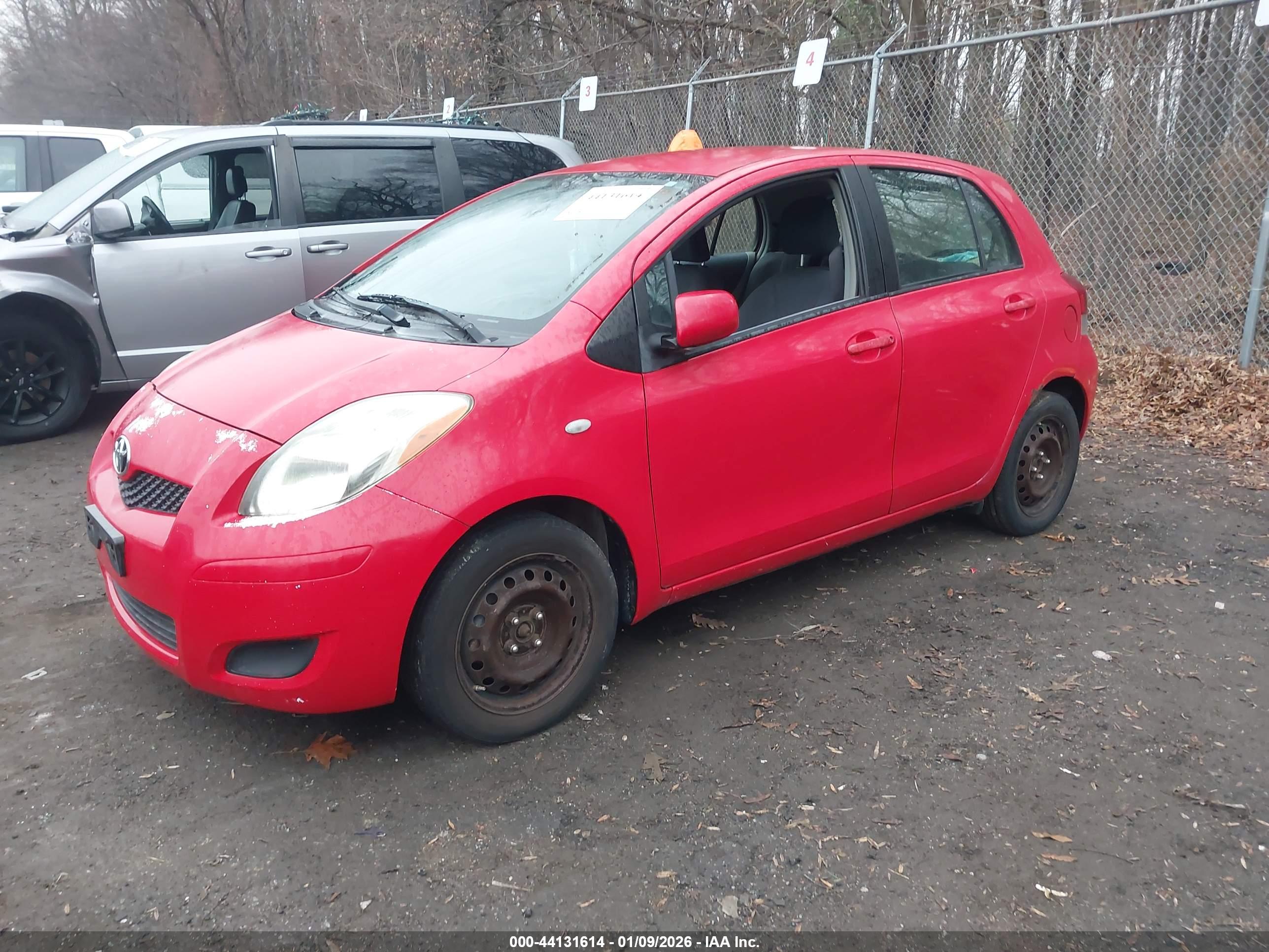 TOYOTA YARIS image 2