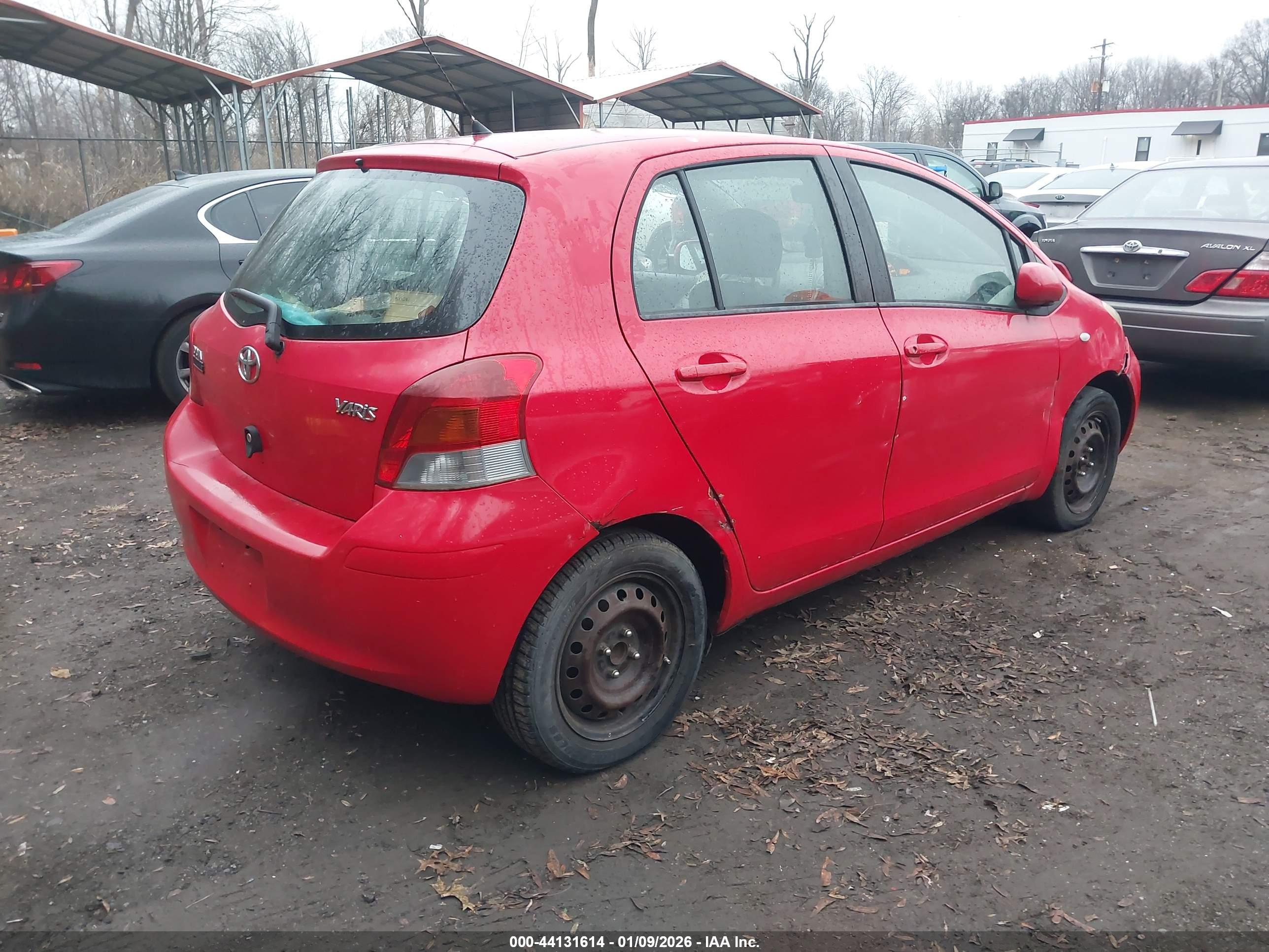 TOYOTA YARIS image 4