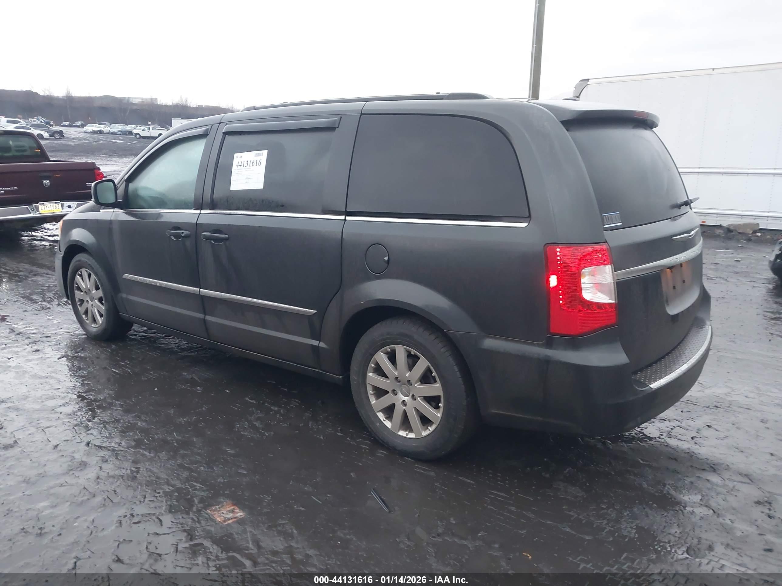 CHRYSLER TOWN image 3