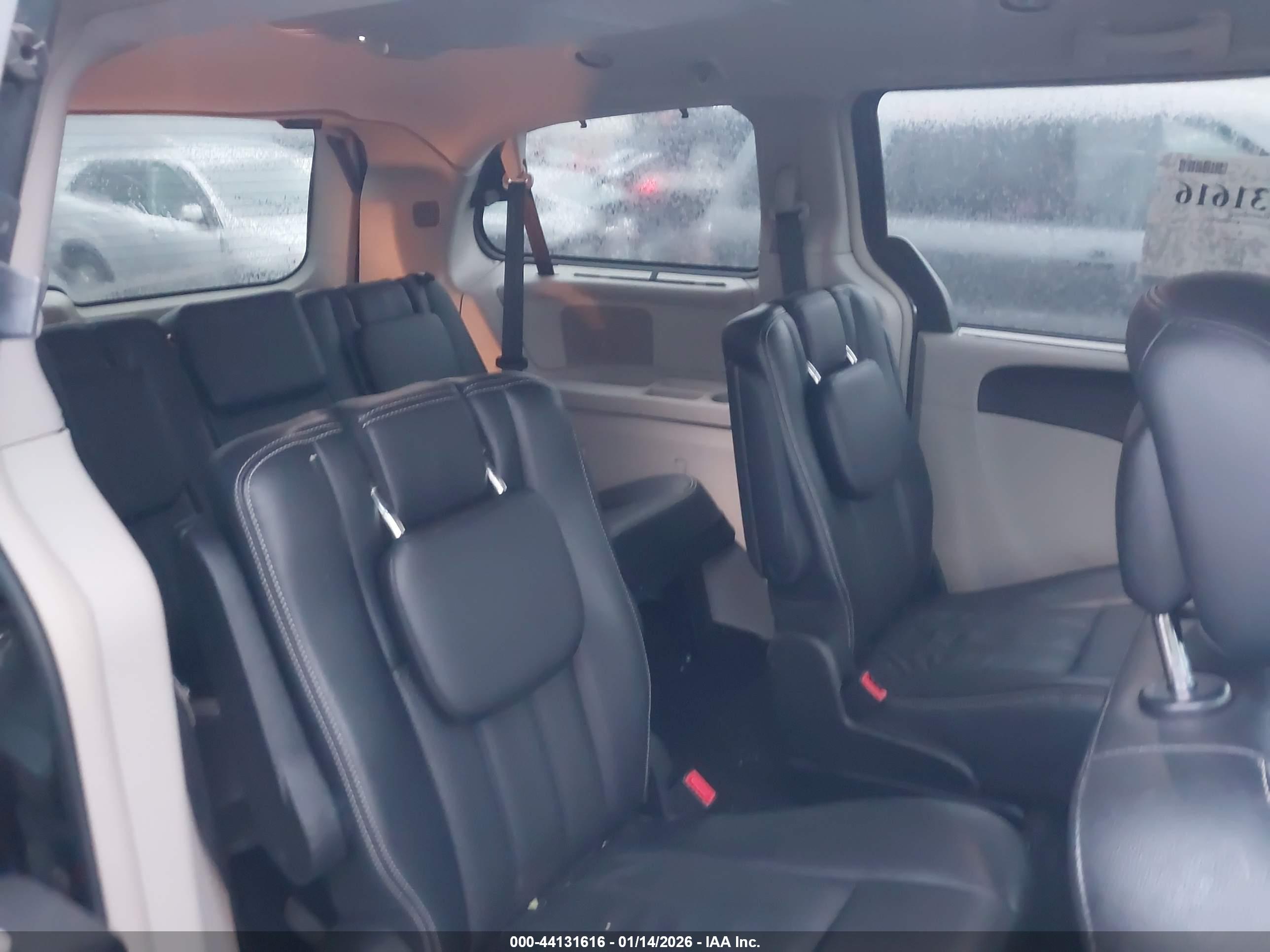 CHRYSLER TOWN image 8