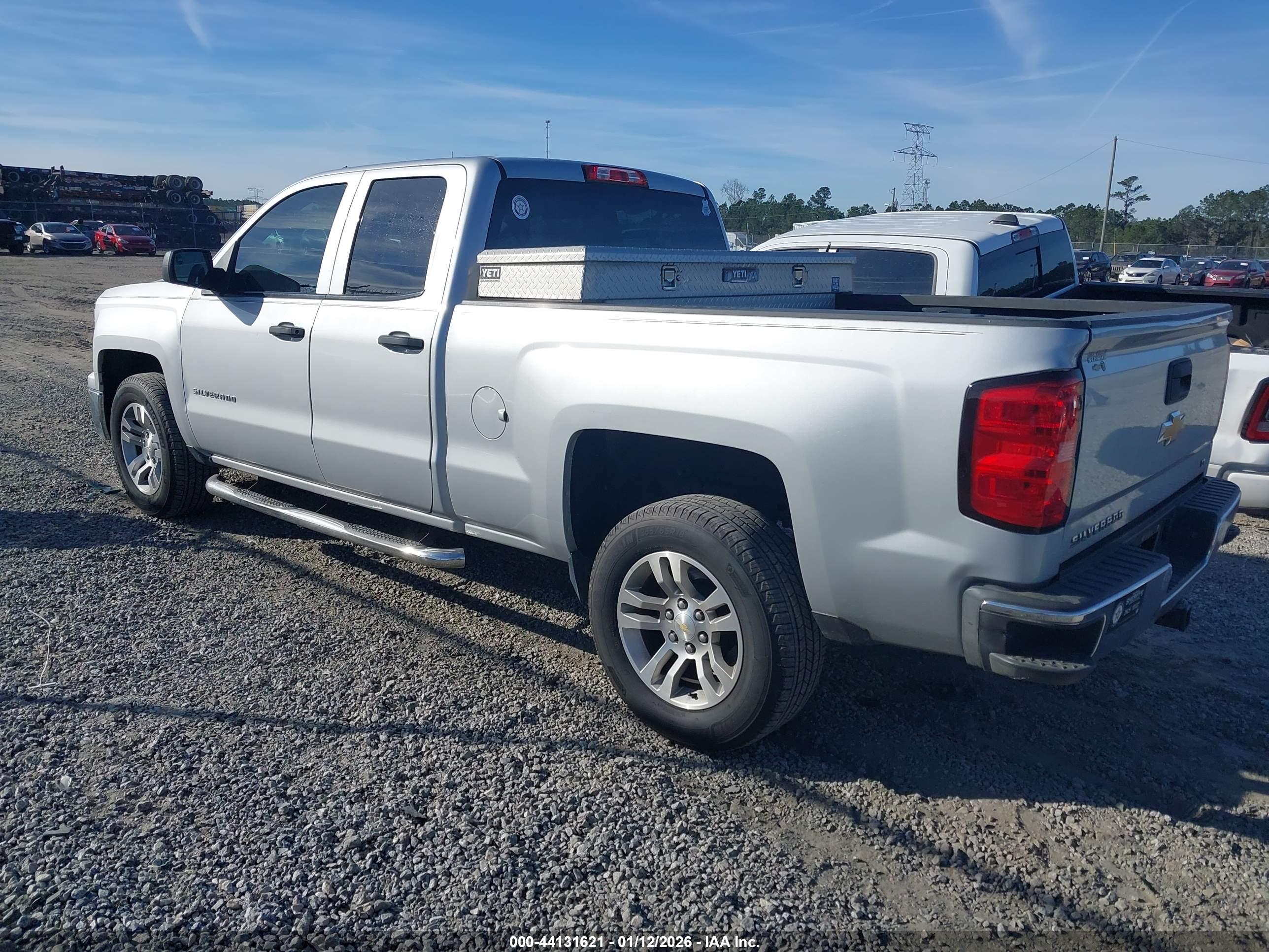 CHEVROLET SILVERADO image 3