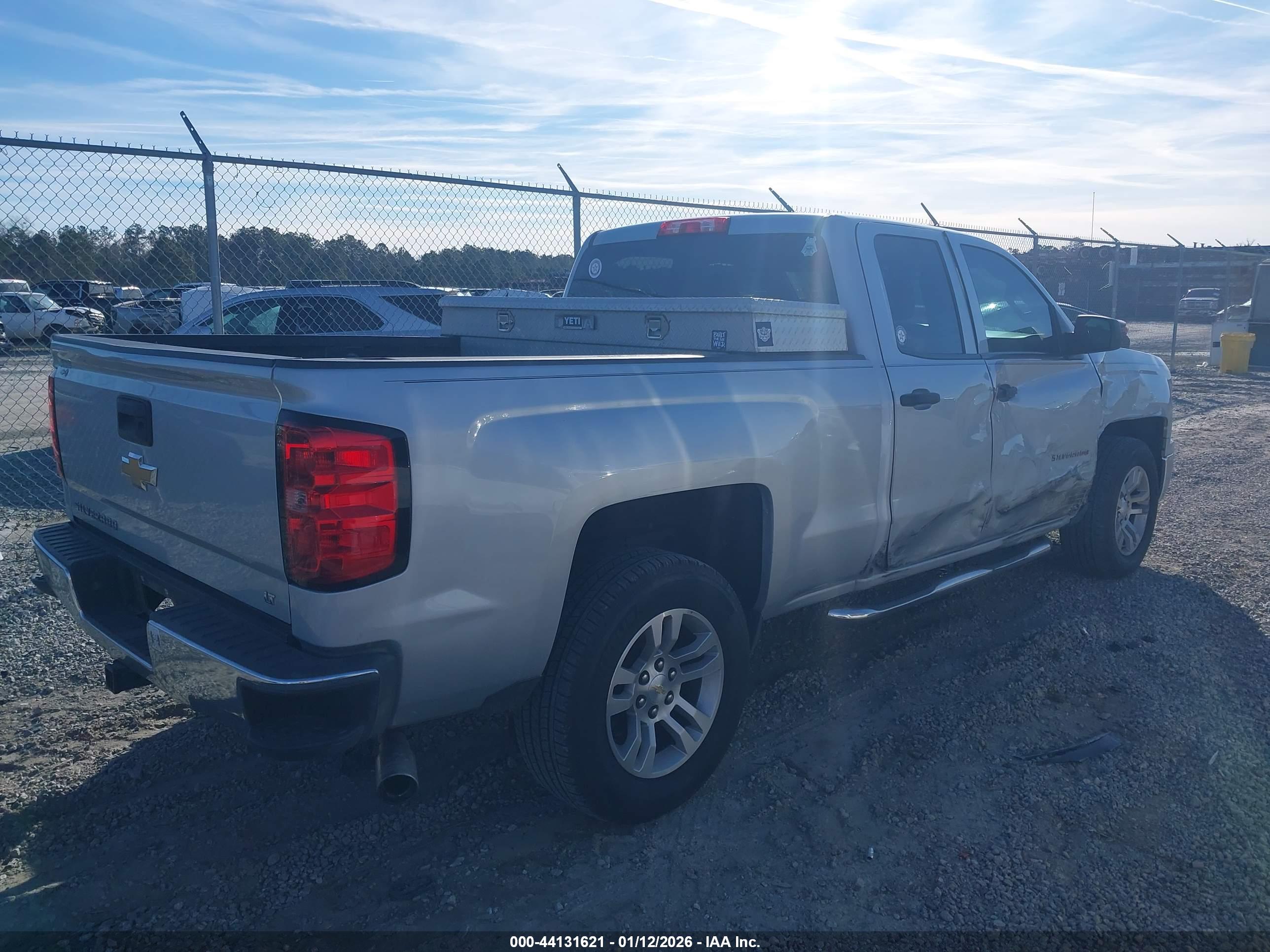 CHEVROLET SILVERADO image 4