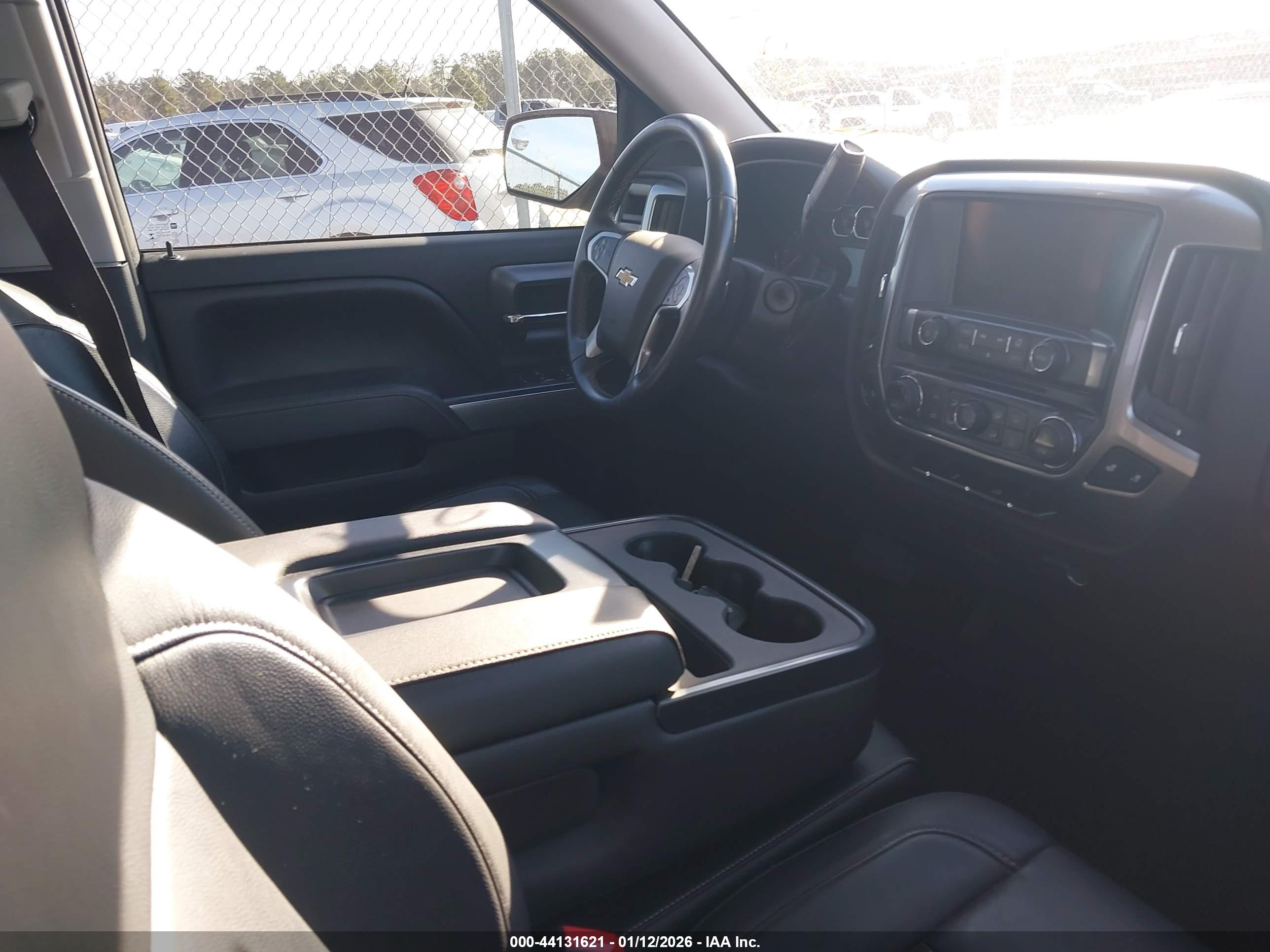 CHEVROLET SILVERADO image 5