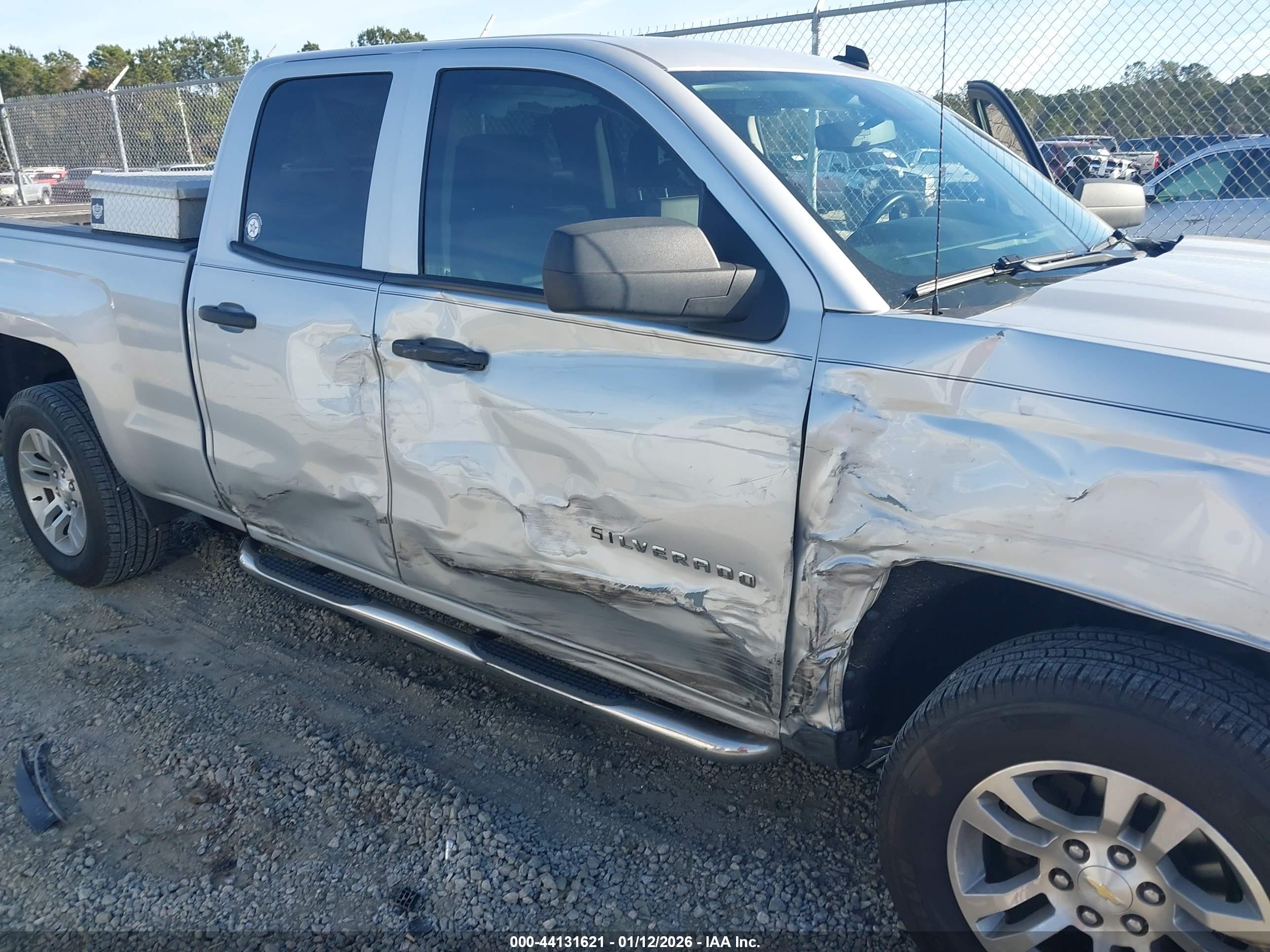 CHEVROLET SILVERADO image 6