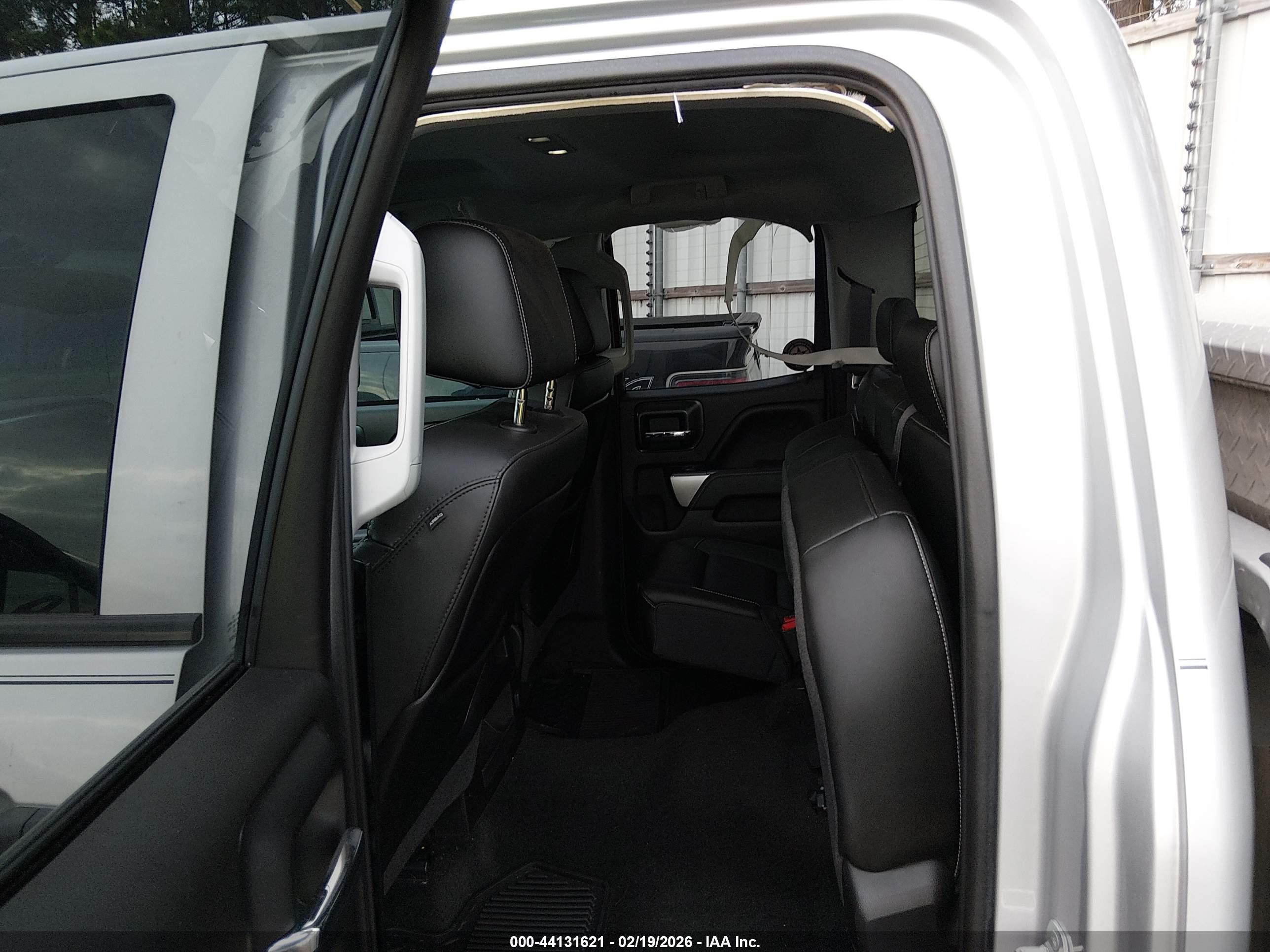 CHEVROLET SILVERADO image 8