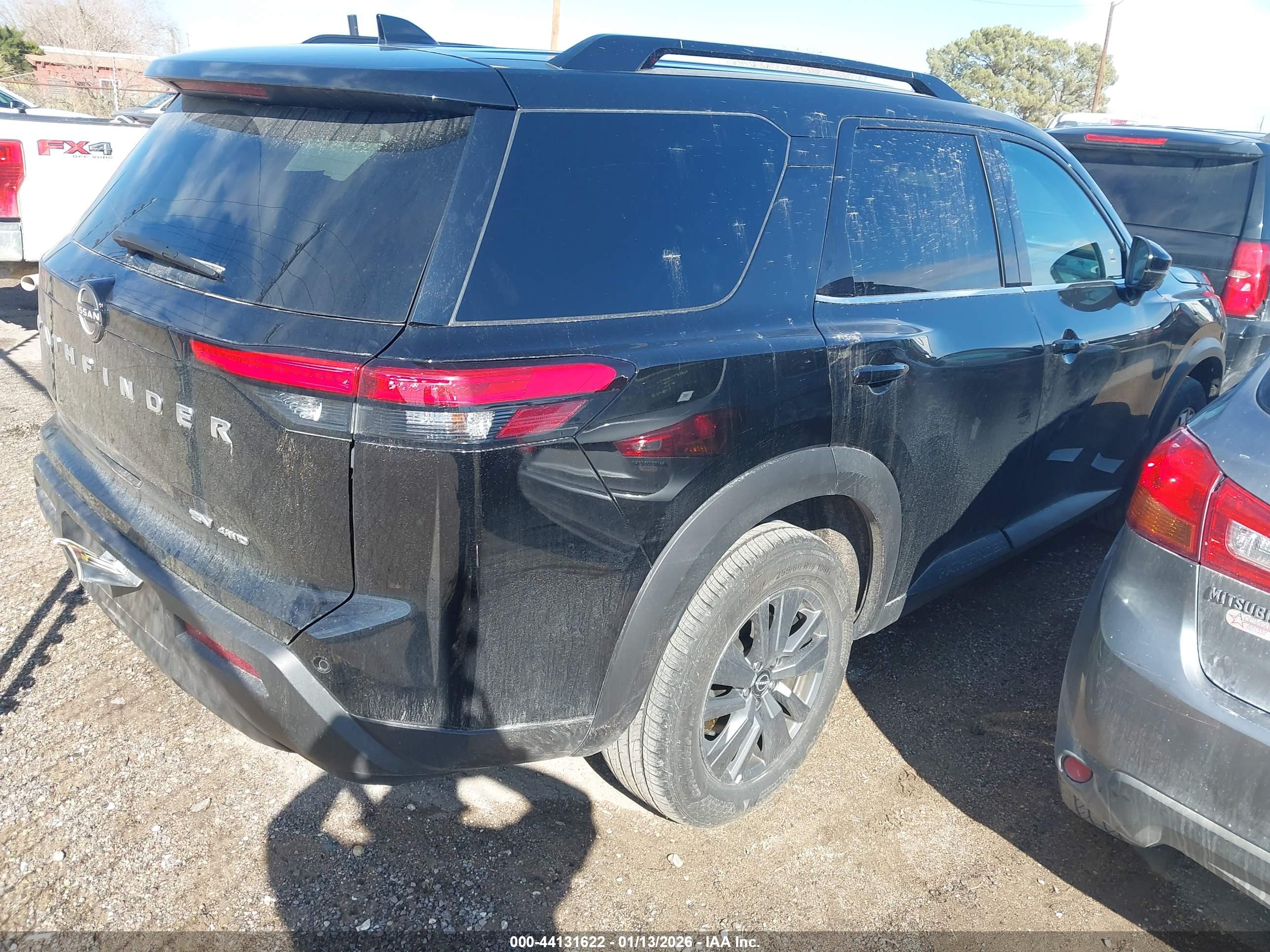 NISSAN PATHFINDER image 4