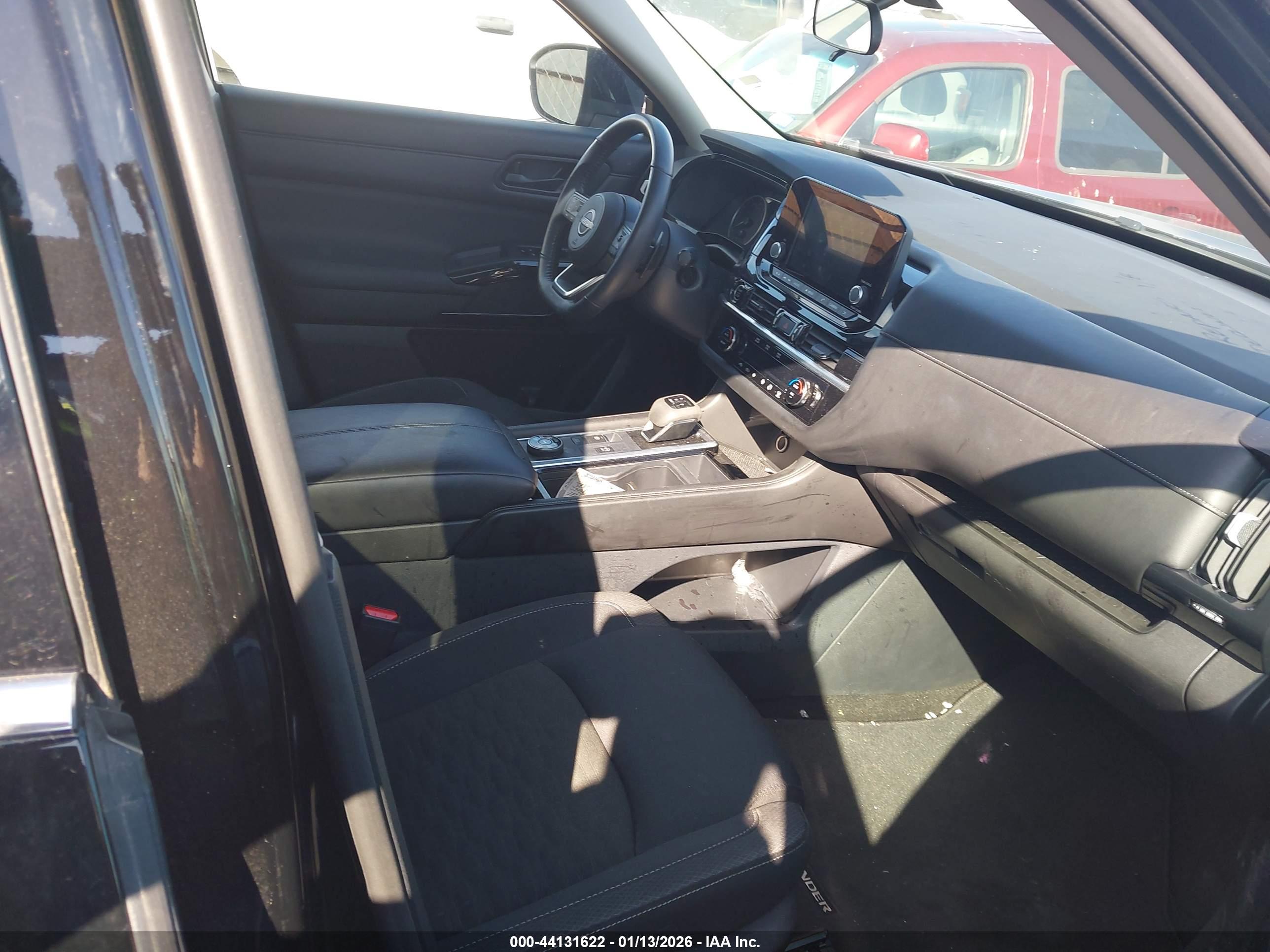 NISSAN PATHFINDER image 5