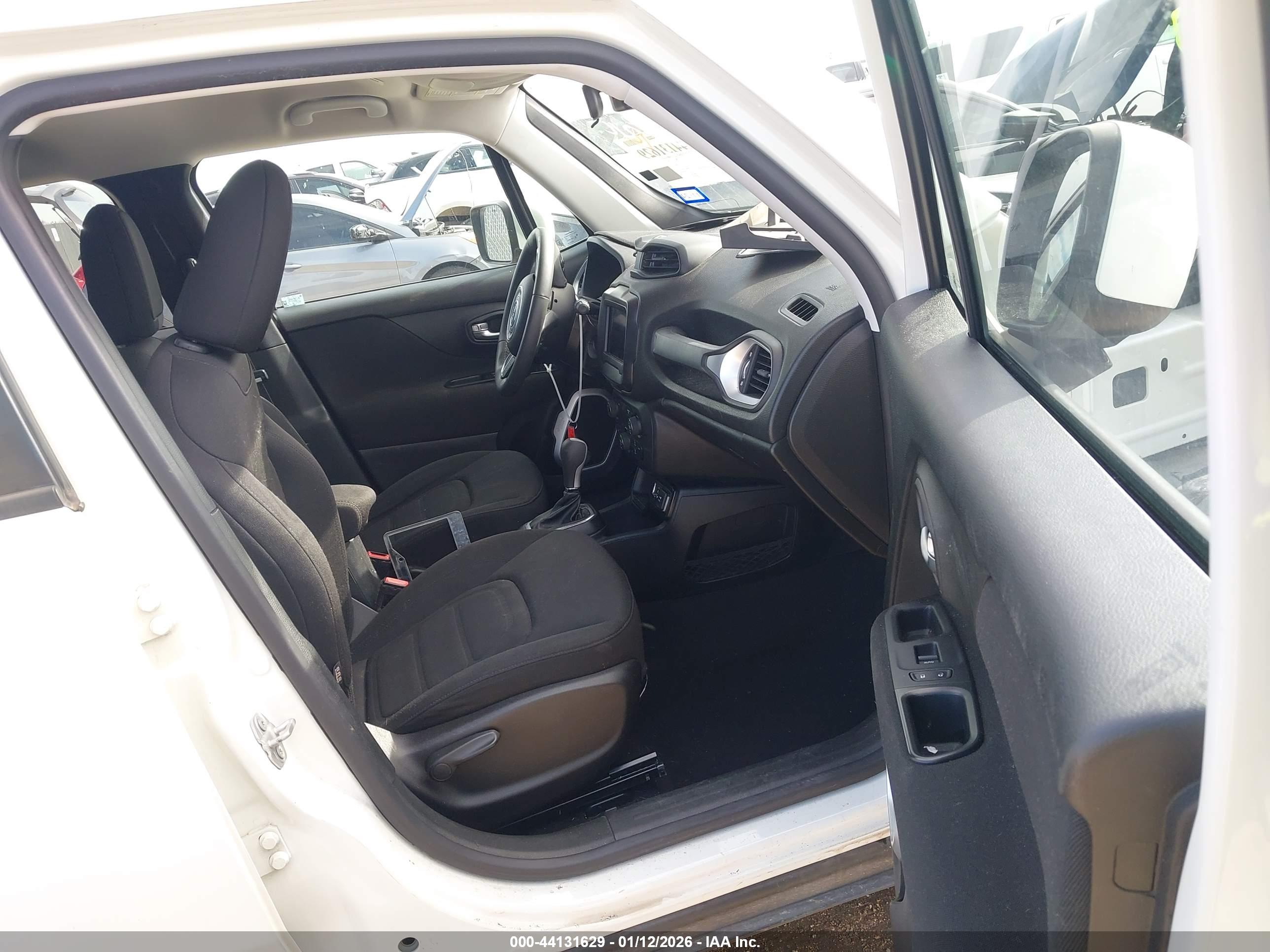 JEEP RENEGADE image 5