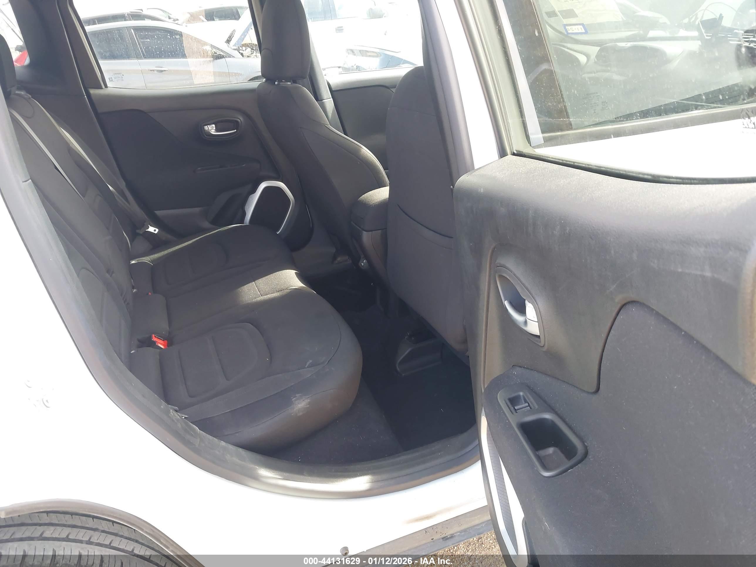 JEEP RENEGADE image 8
