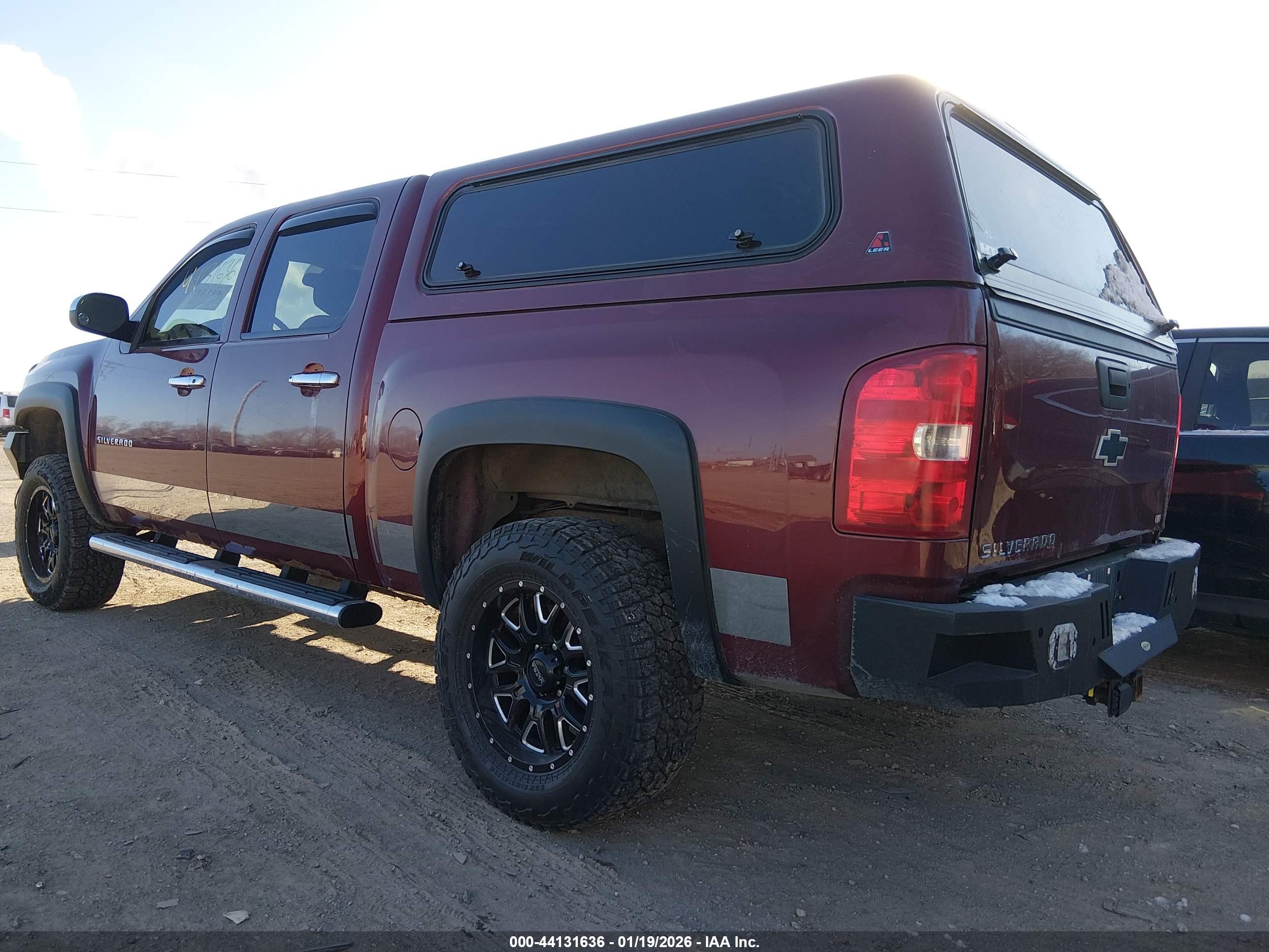 CHEVROLET SILVERADO image 3