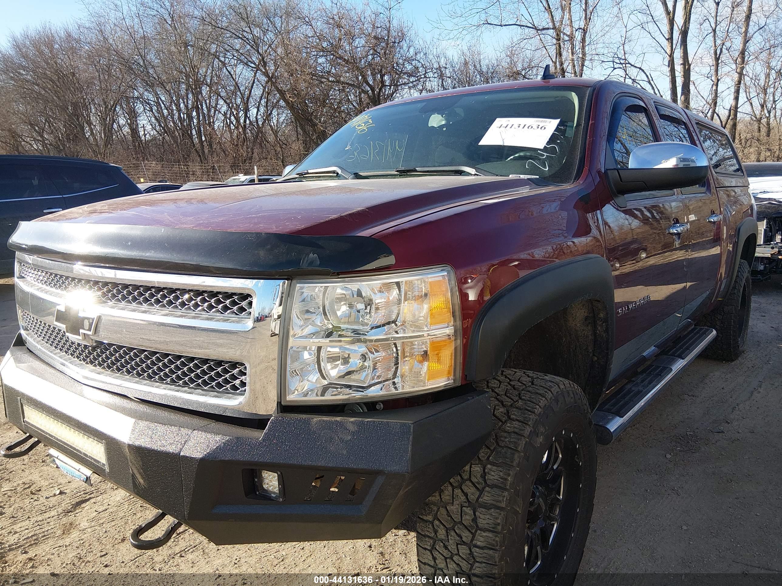 CHEVROLET SILVERADO image 6