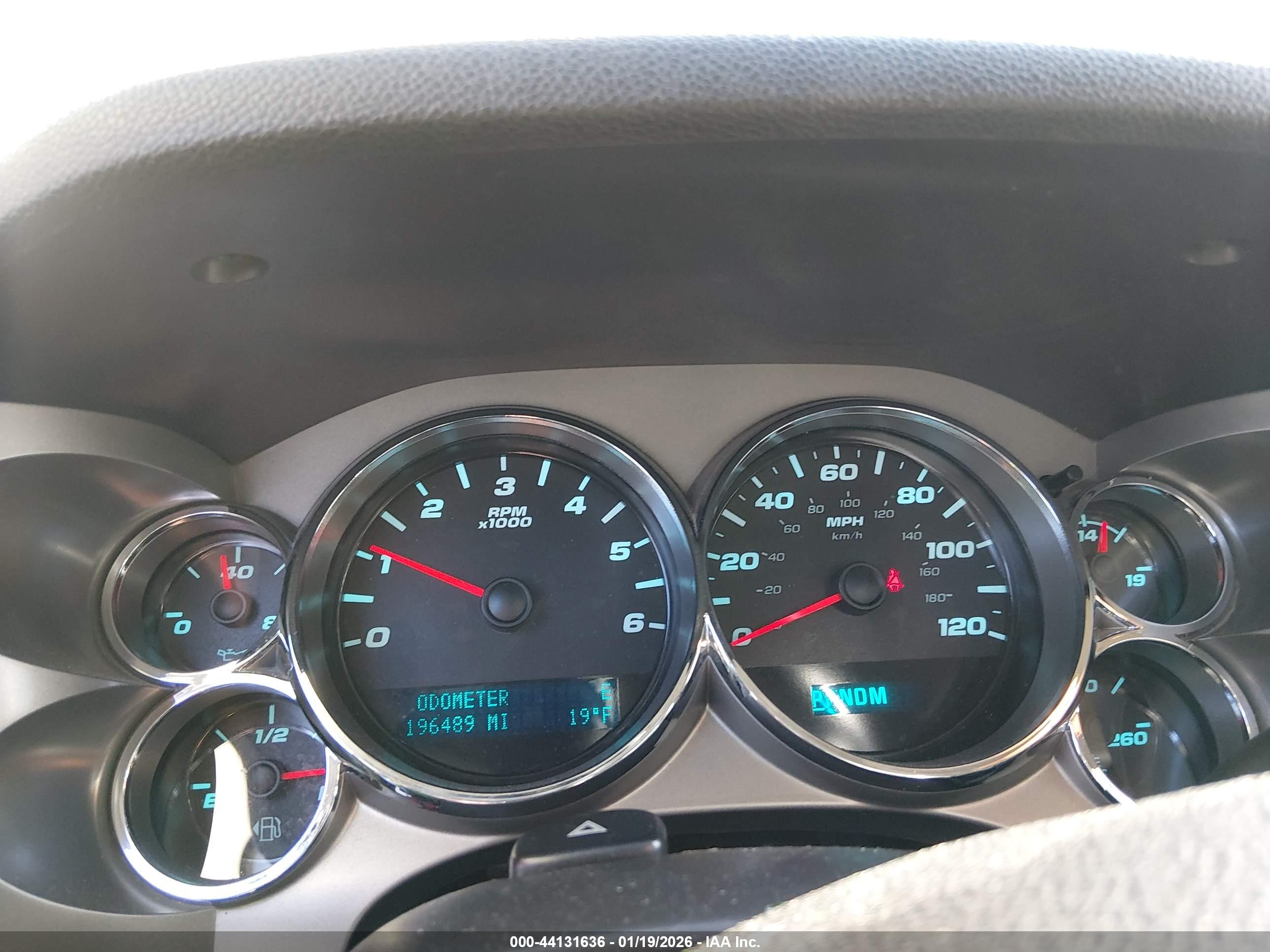 CHEVROLET SILVERADO image 7