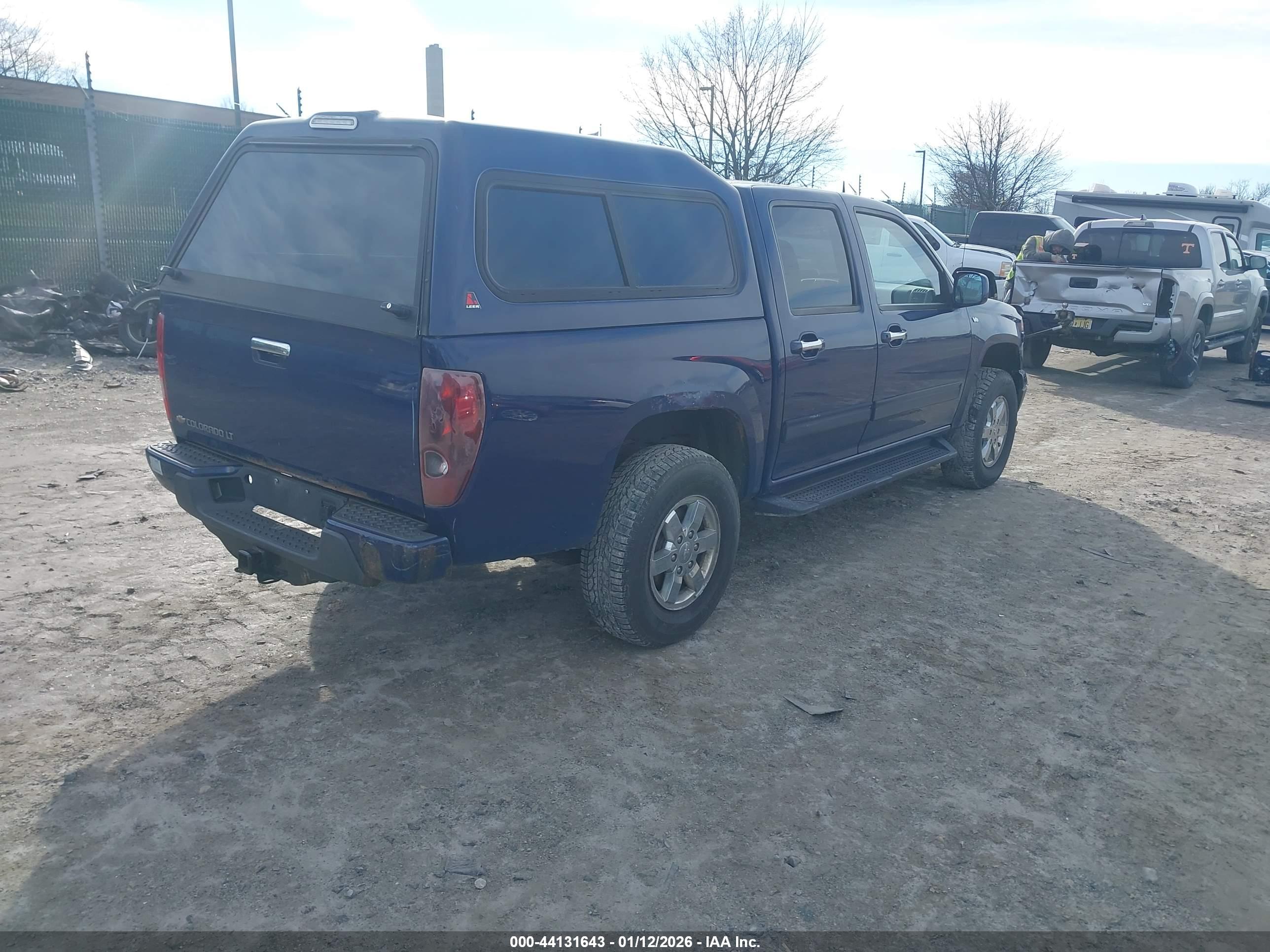 CHEVROLET COLORADO image 4