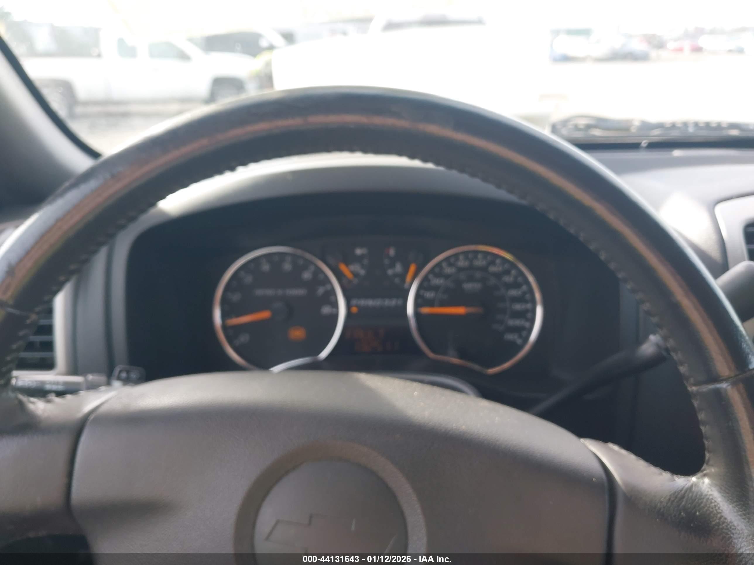 CHEVROLET COLORADO image 7