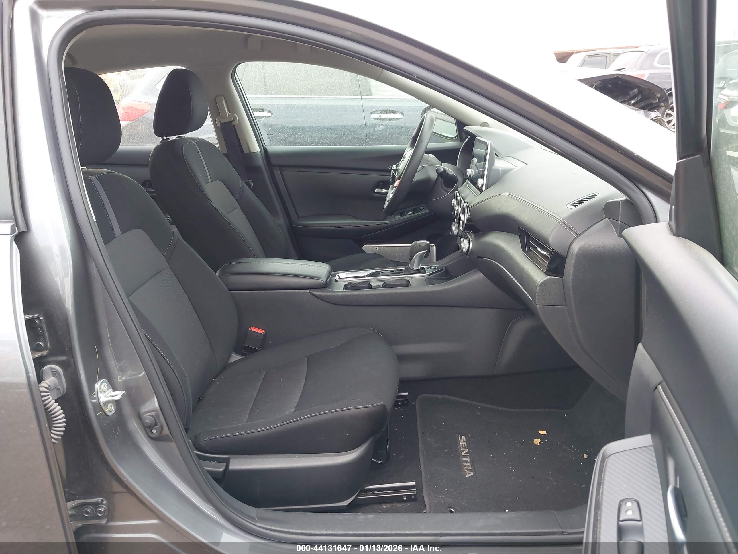 NISSAN SENTRA image 5