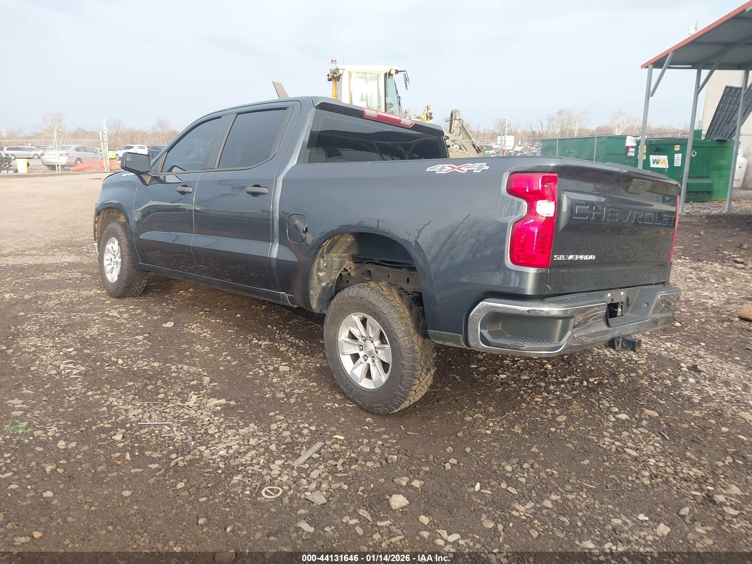 CHEVROLET SILVERADO image 3