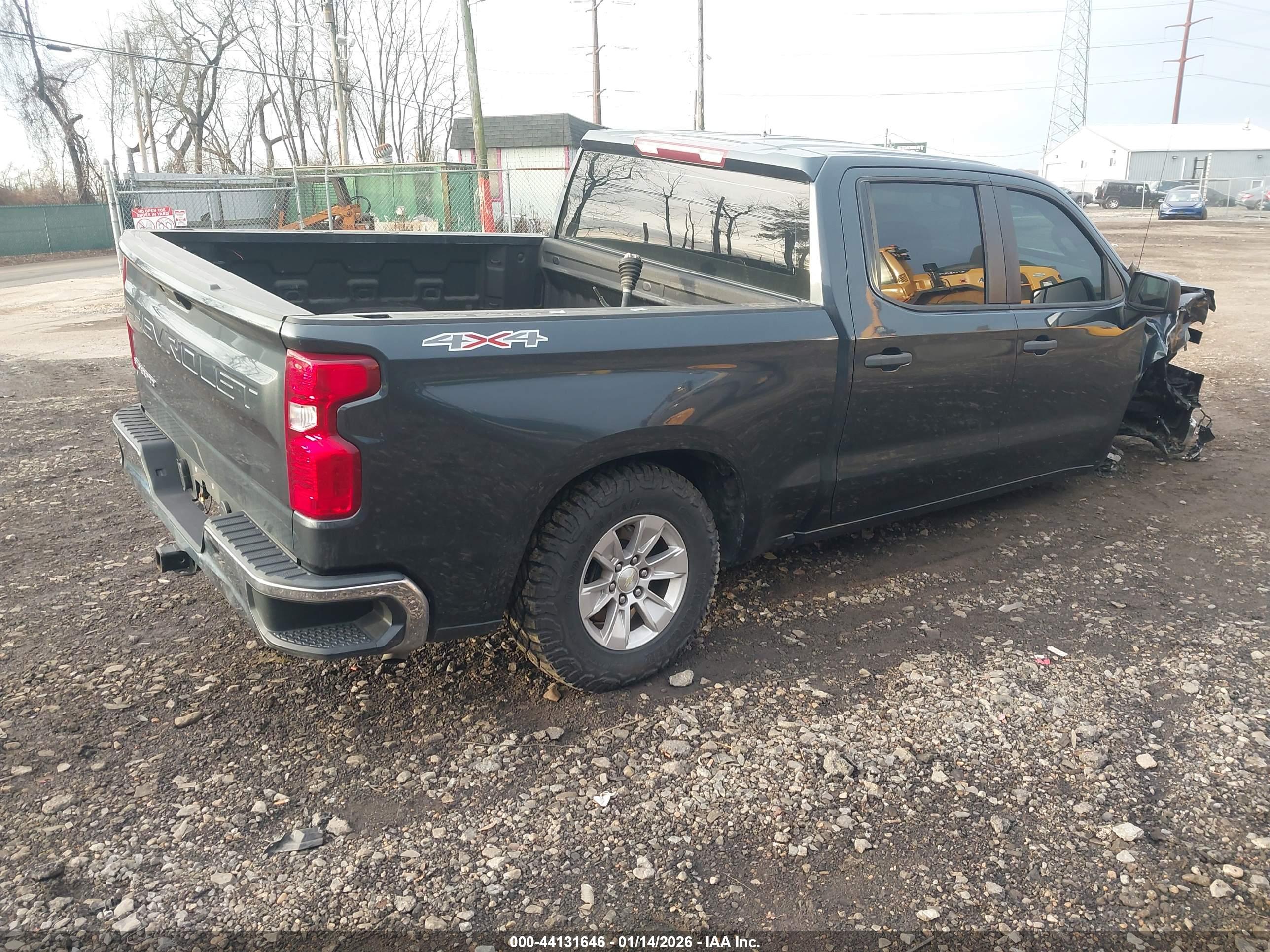 CHEVROLET SILVERADO image 4