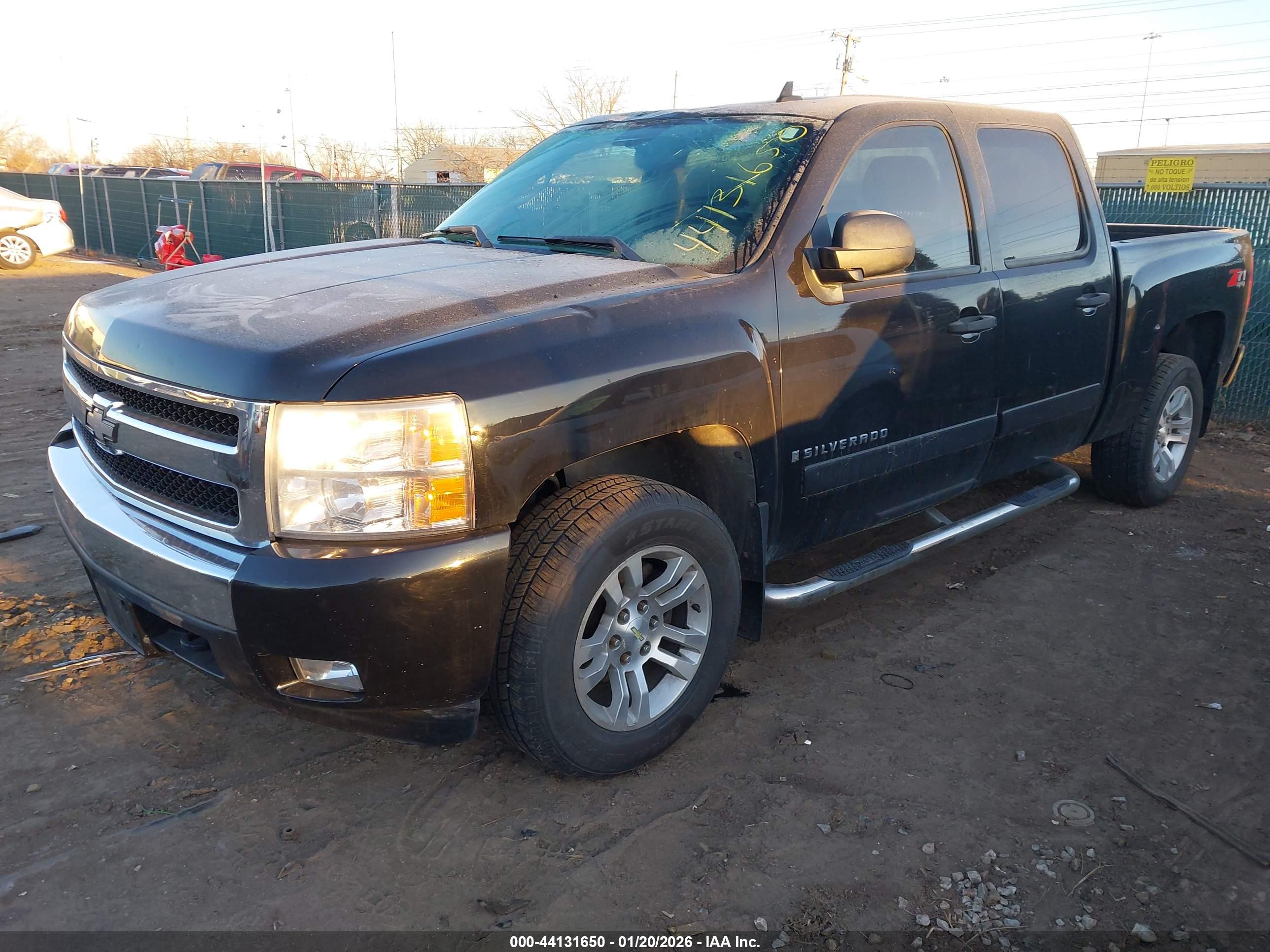 CHEVROLET SILVERADO image 2