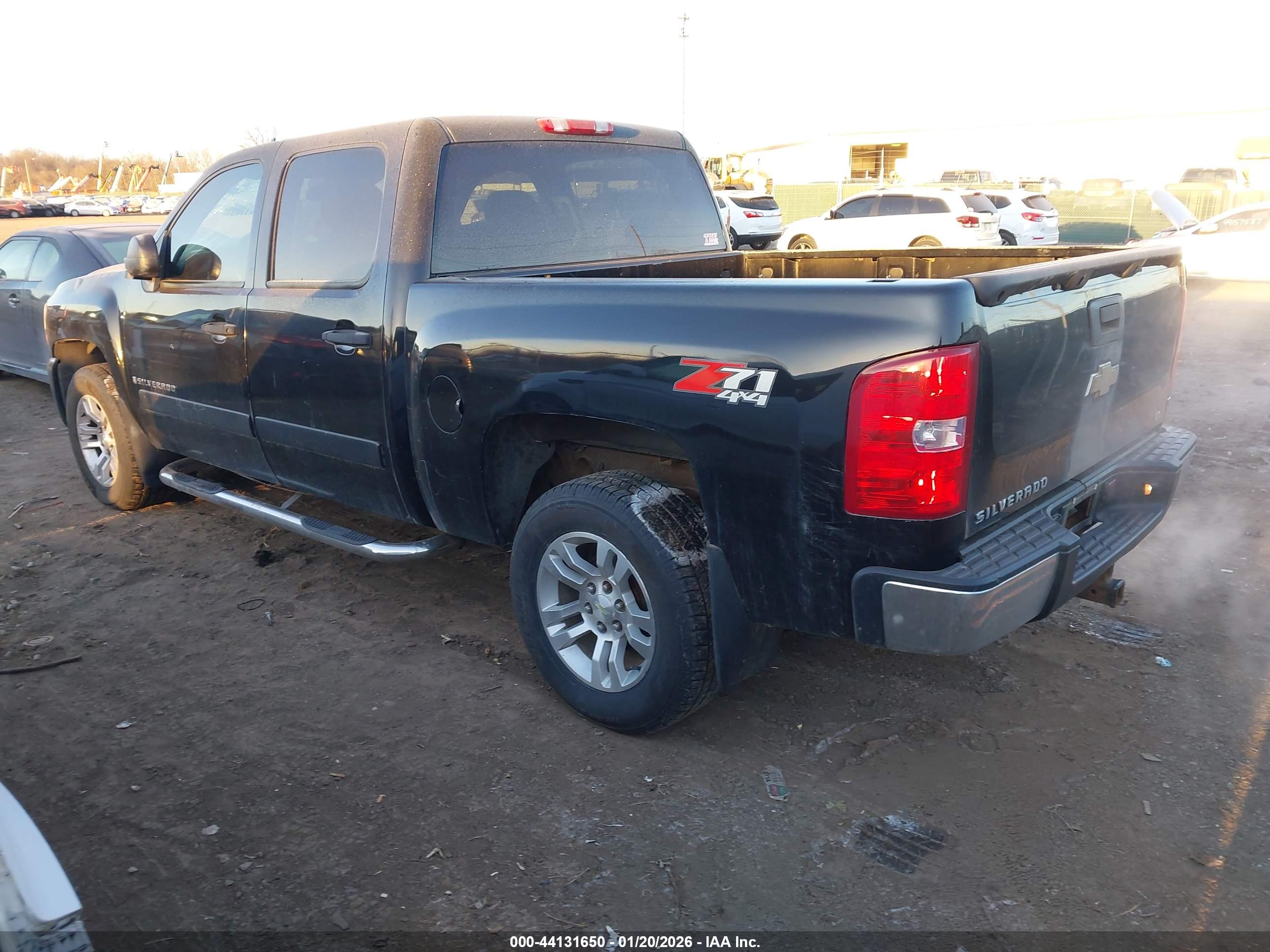 CHEVROLET SILVERADO image 3