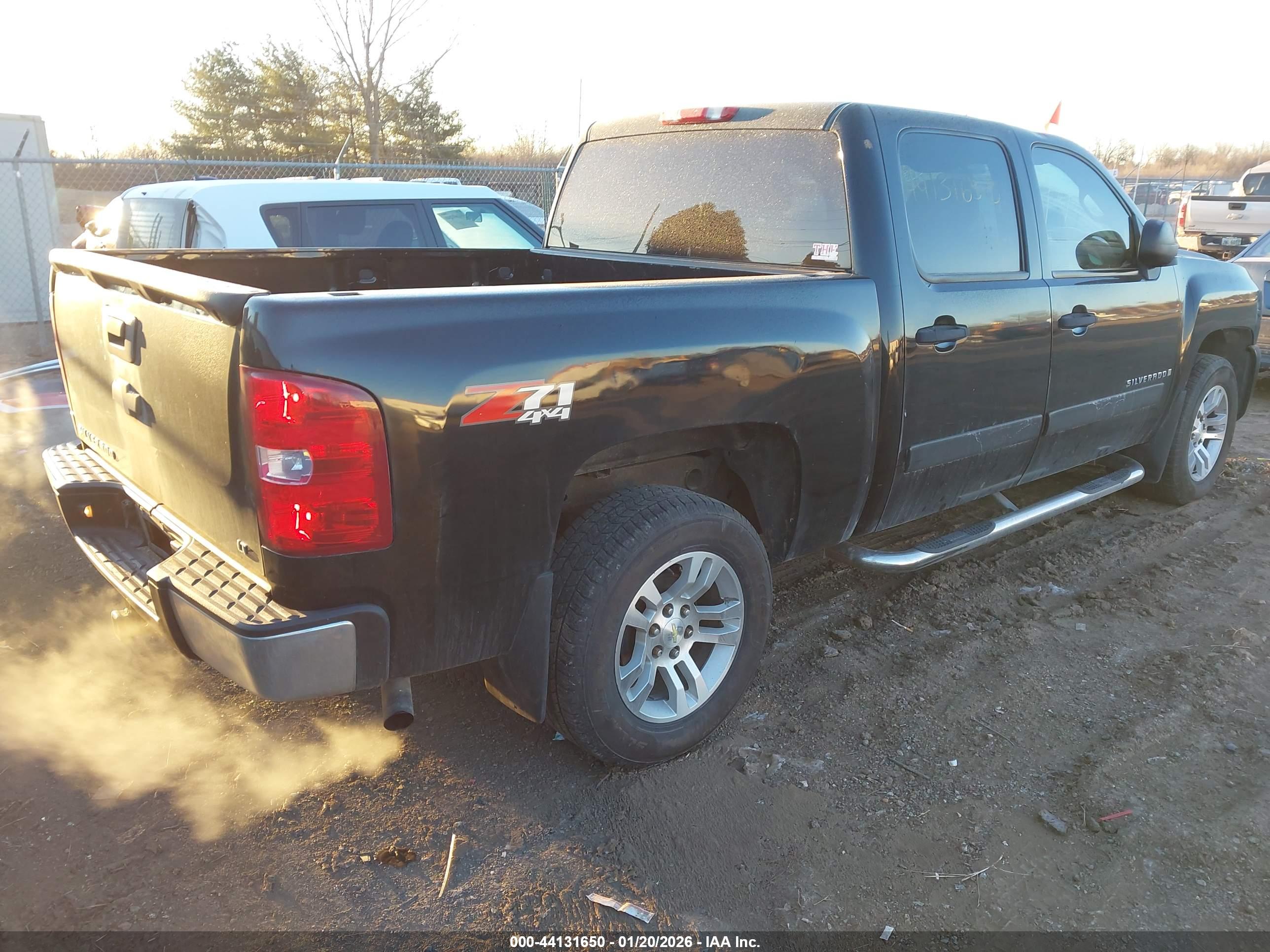 CHEVROLET SILVERADO image 4