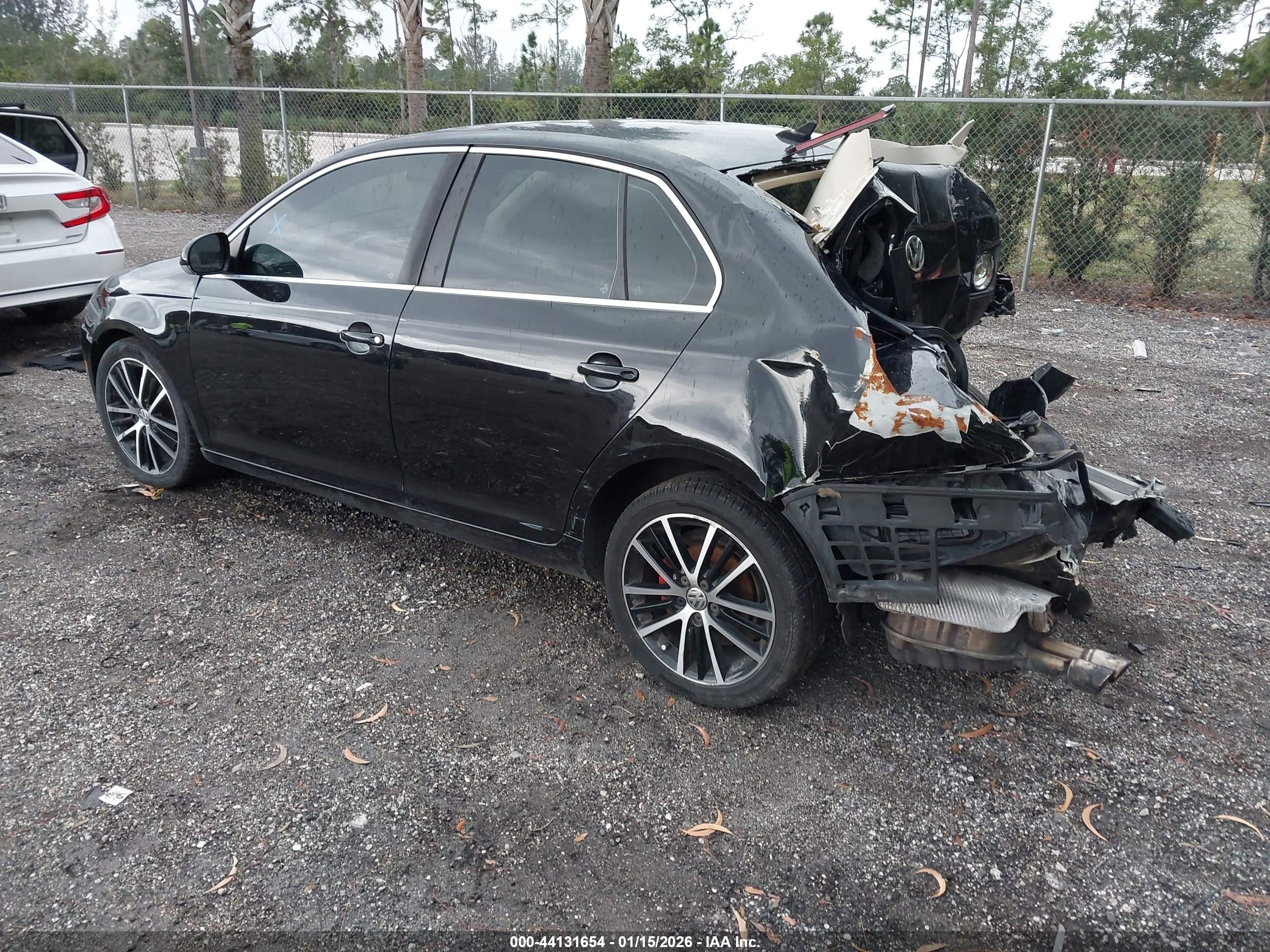 VOLKSWAGEN JETTA image 3