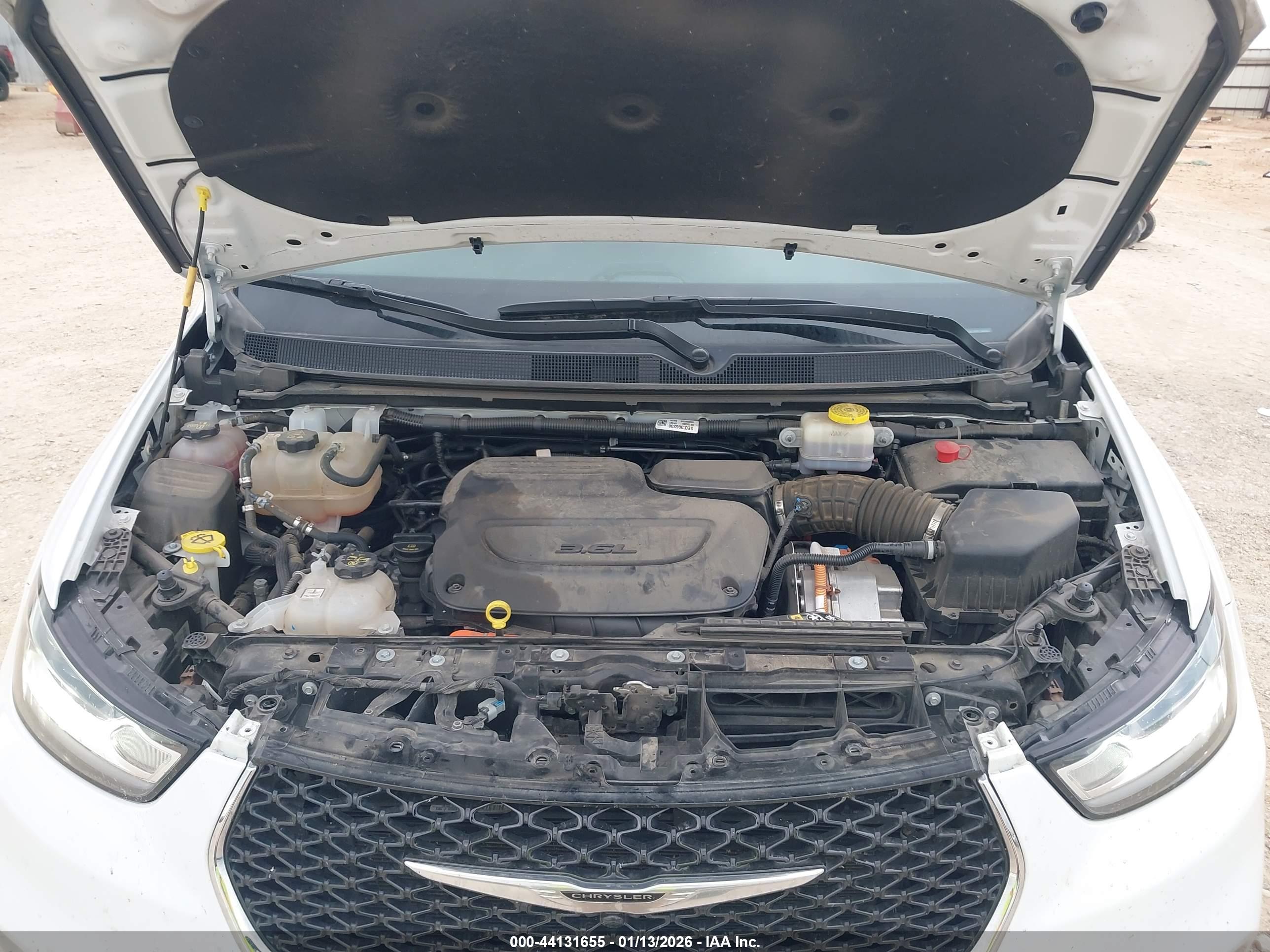 CHRYSLER PACIFICA image 10