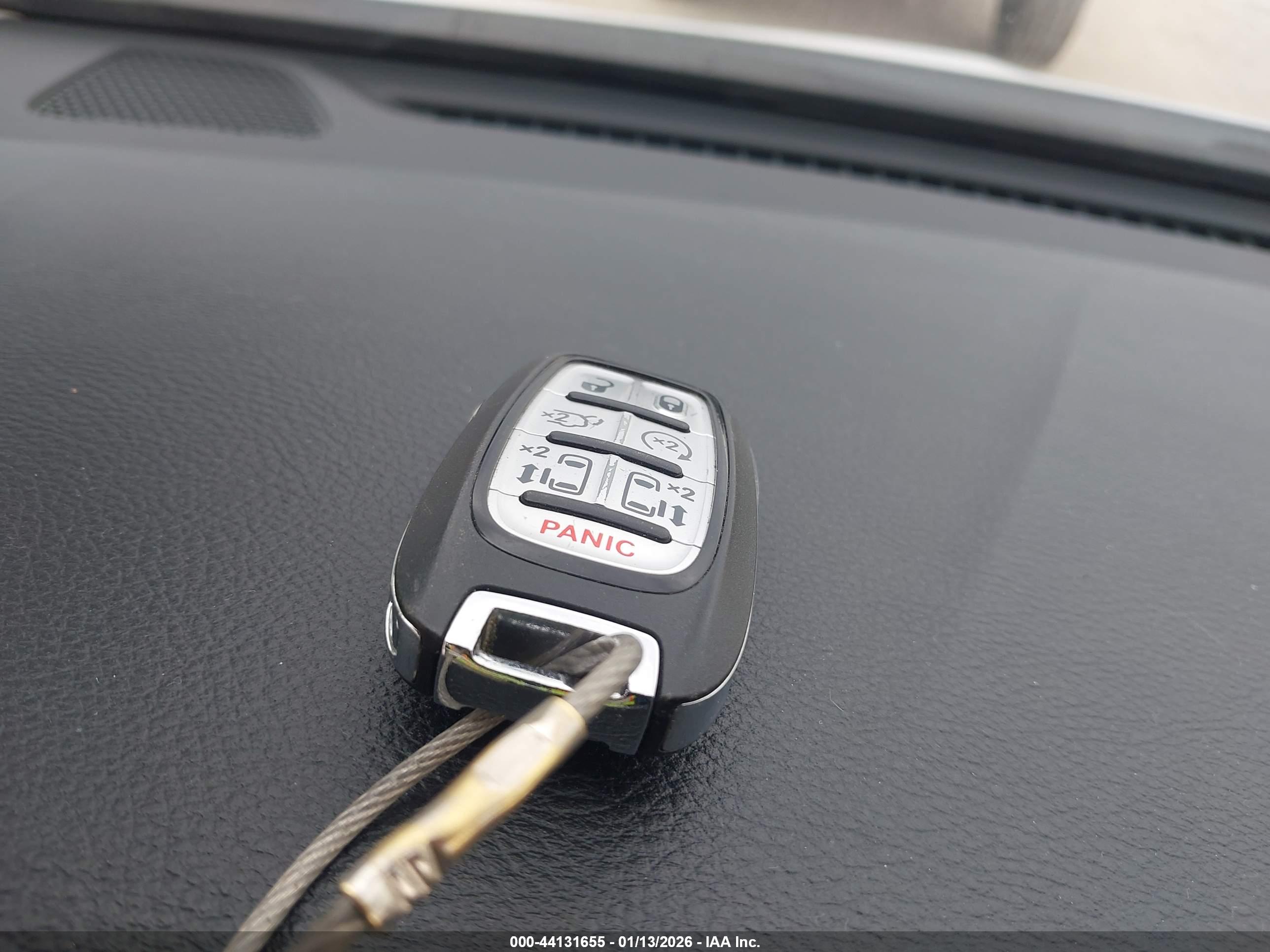 CHRYSLER PACIFICA image 11