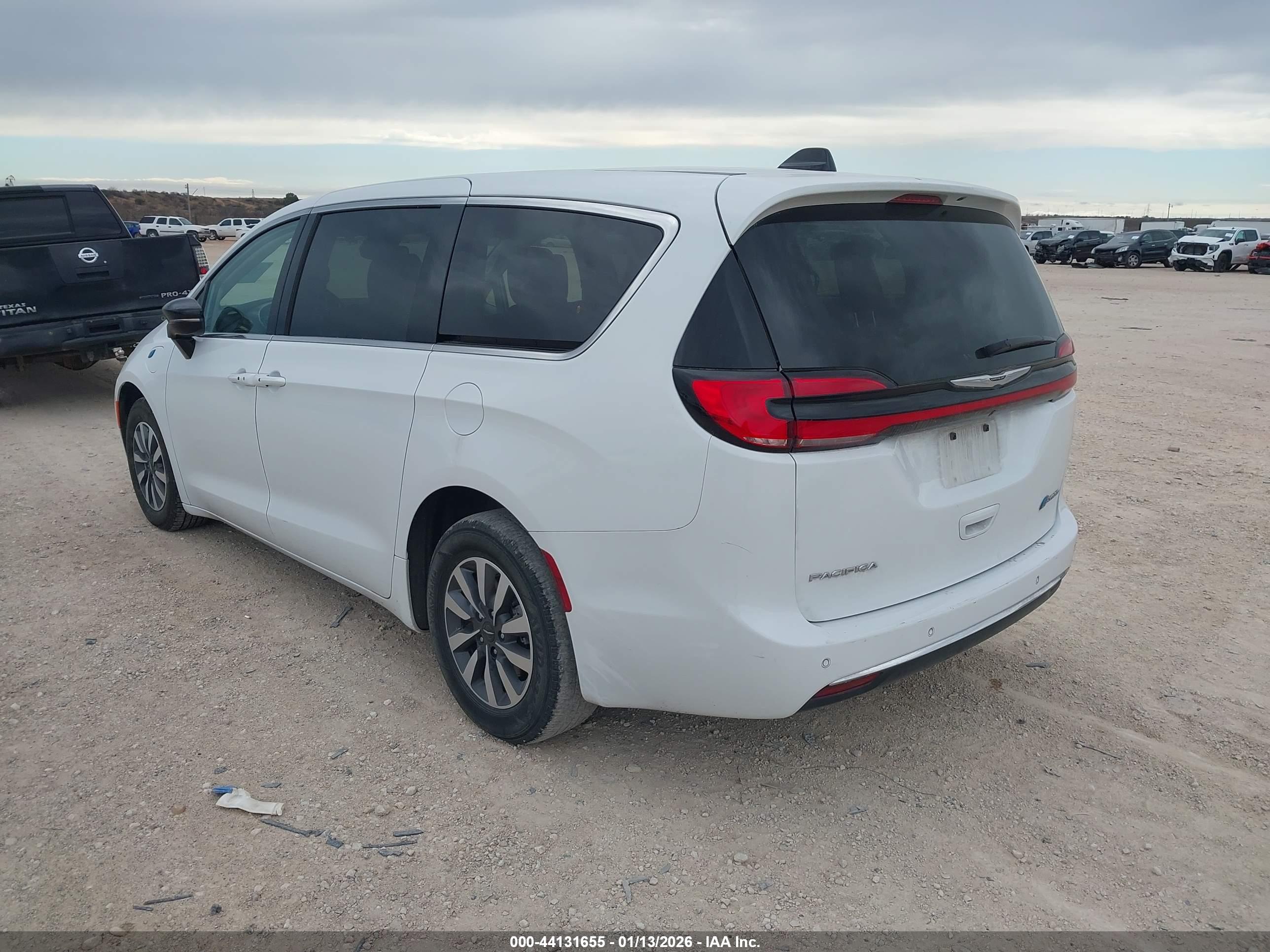 CHRYSLER PACIFICA image 3