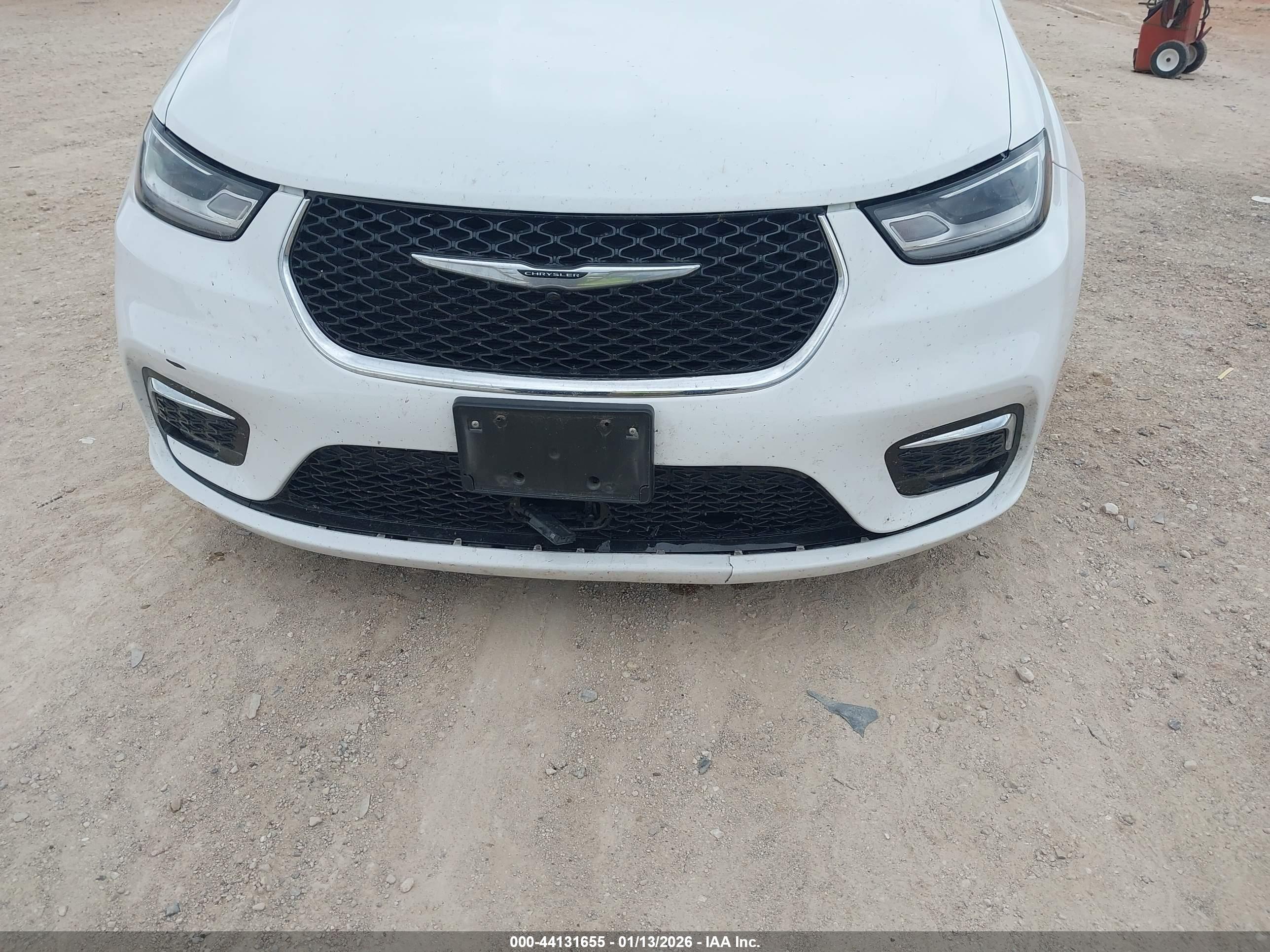 CHRYSLER PACIFICA image 6