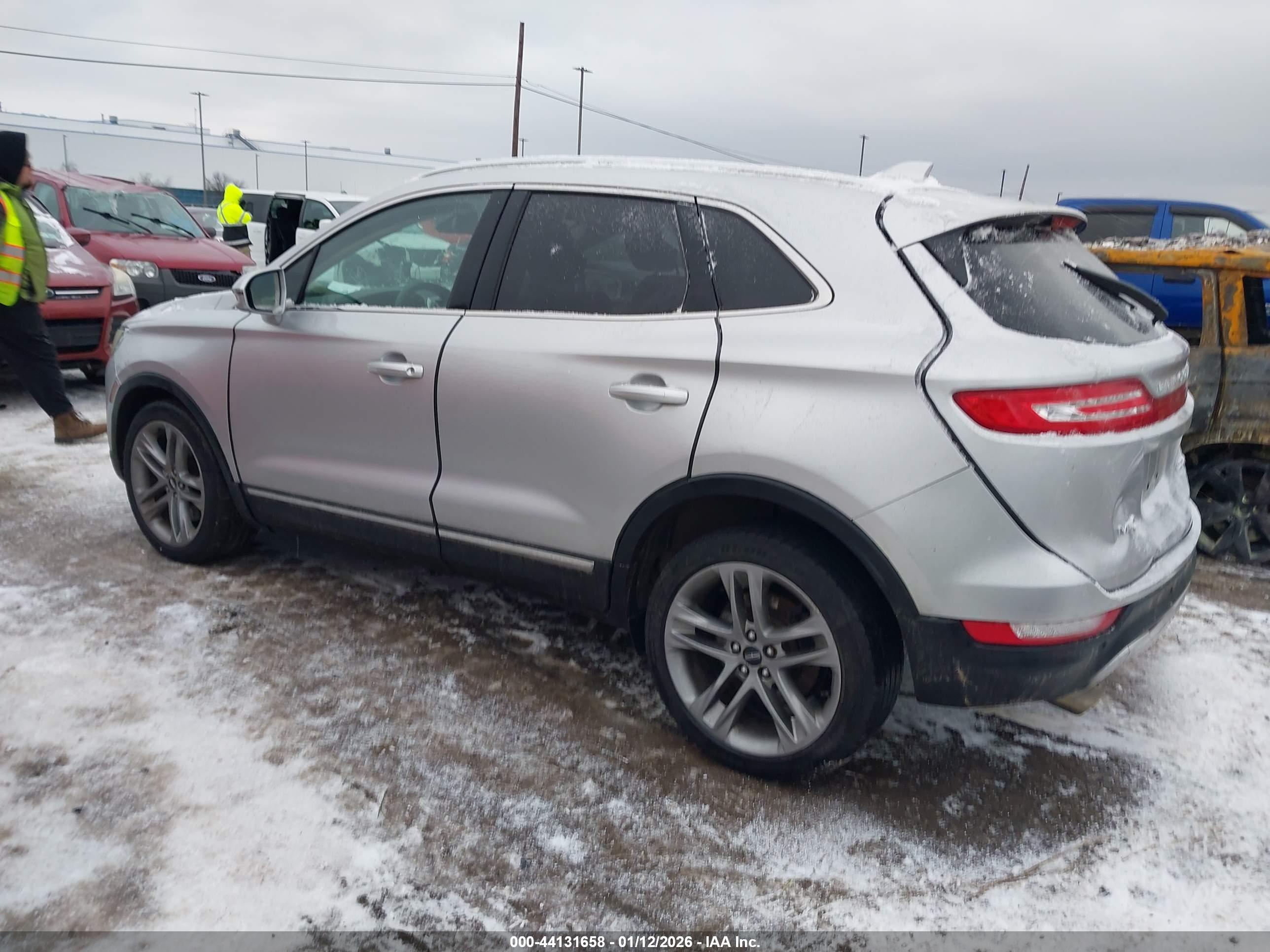 LINCOLN MKC image 3