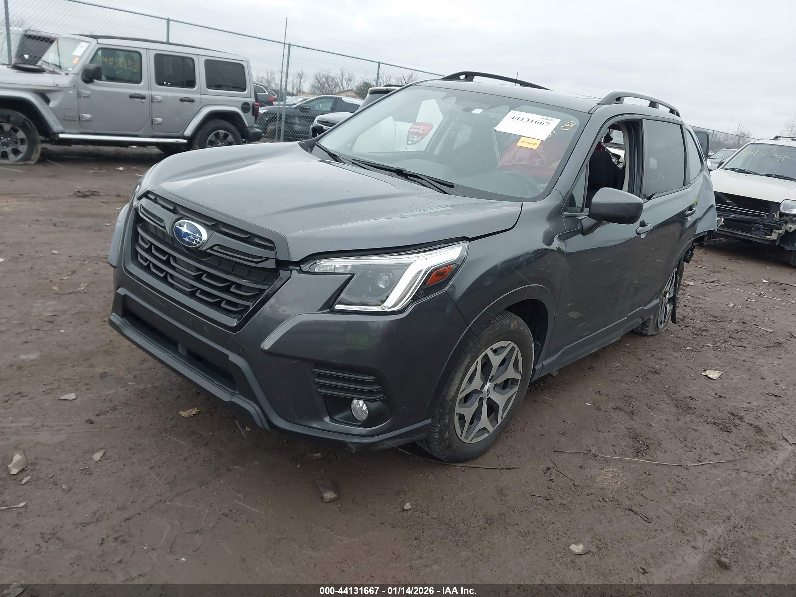 SUBARU FORESTER image 2