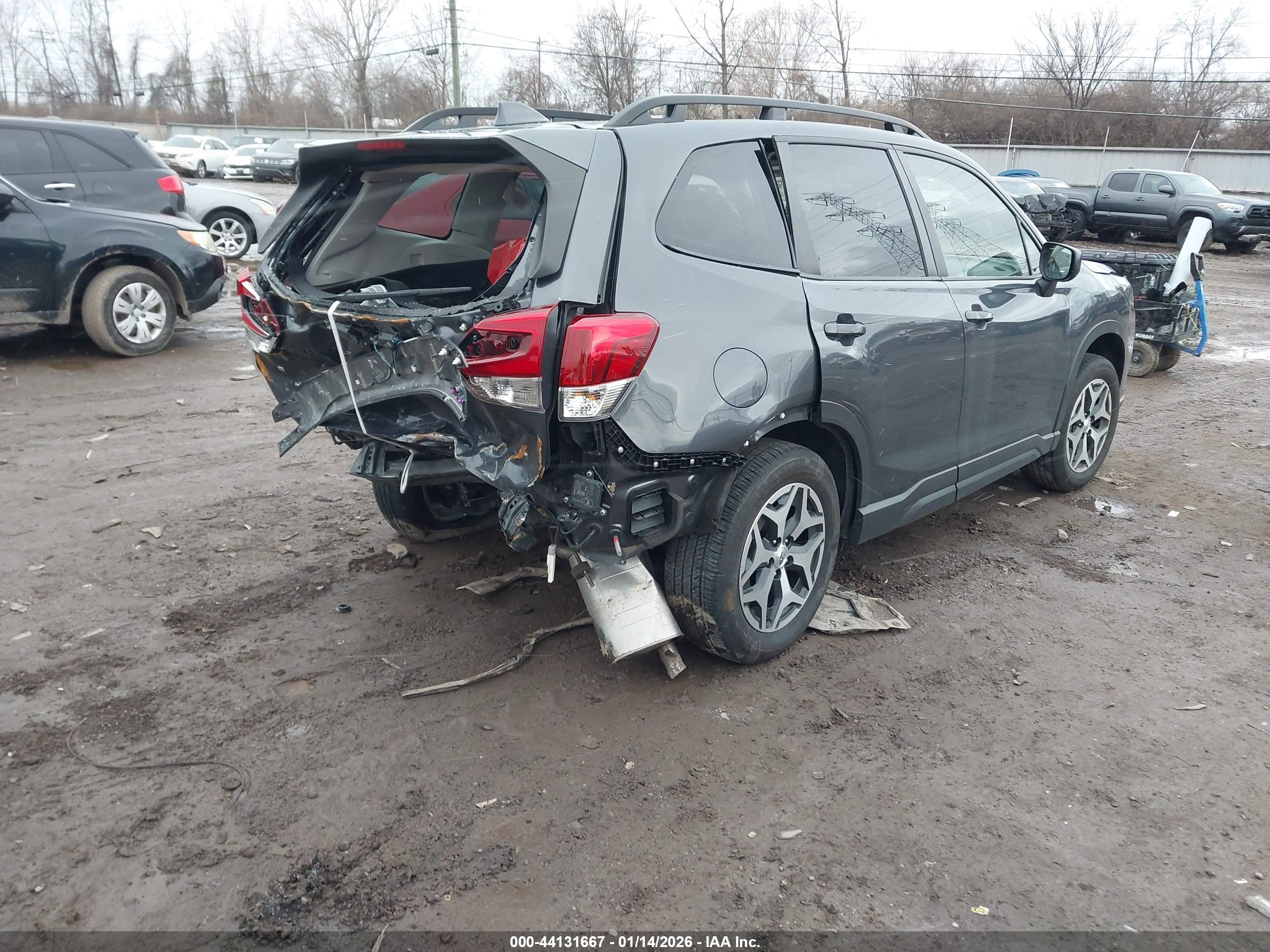 SUBARU FORESTER image 4