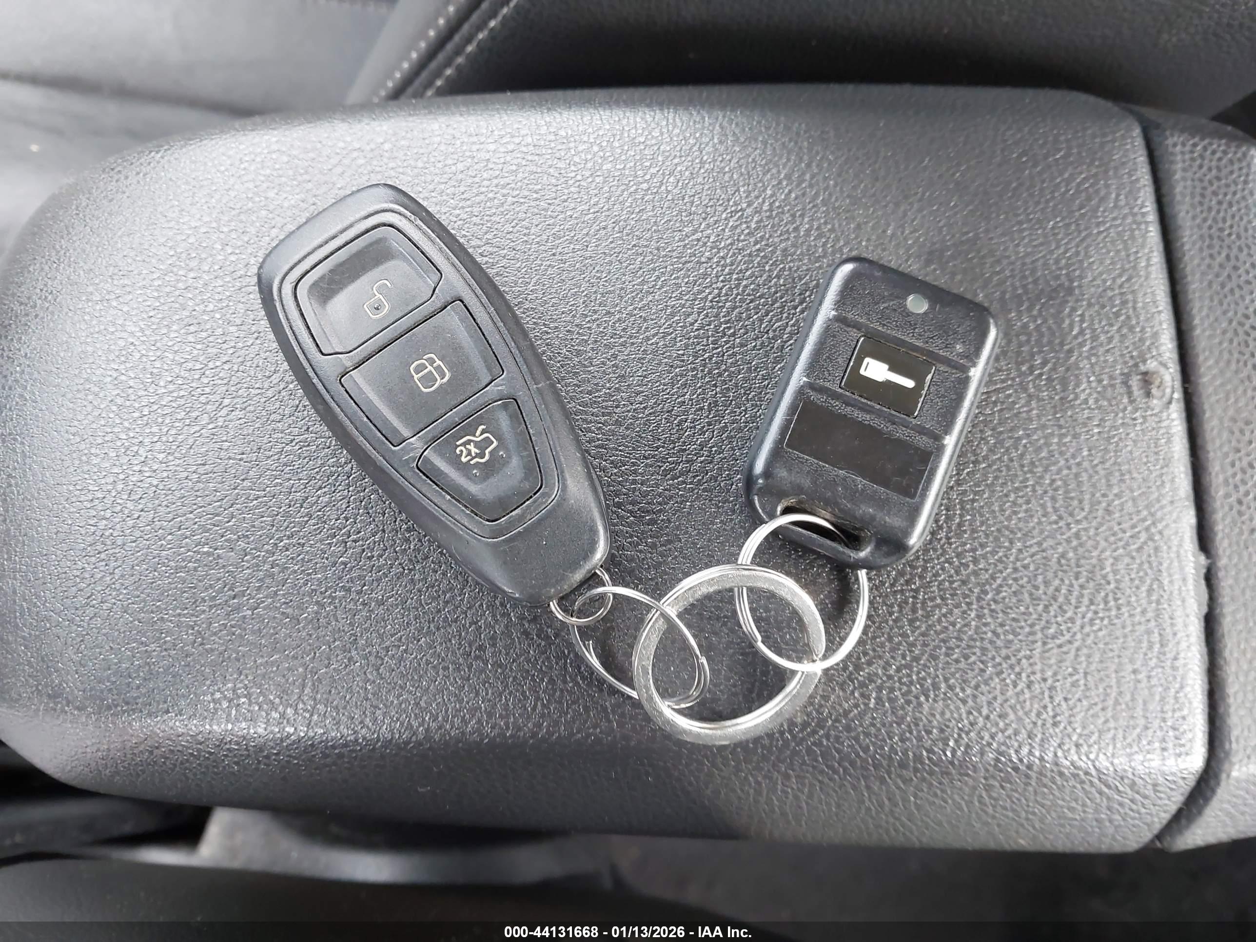 FORD FIESTA image 11