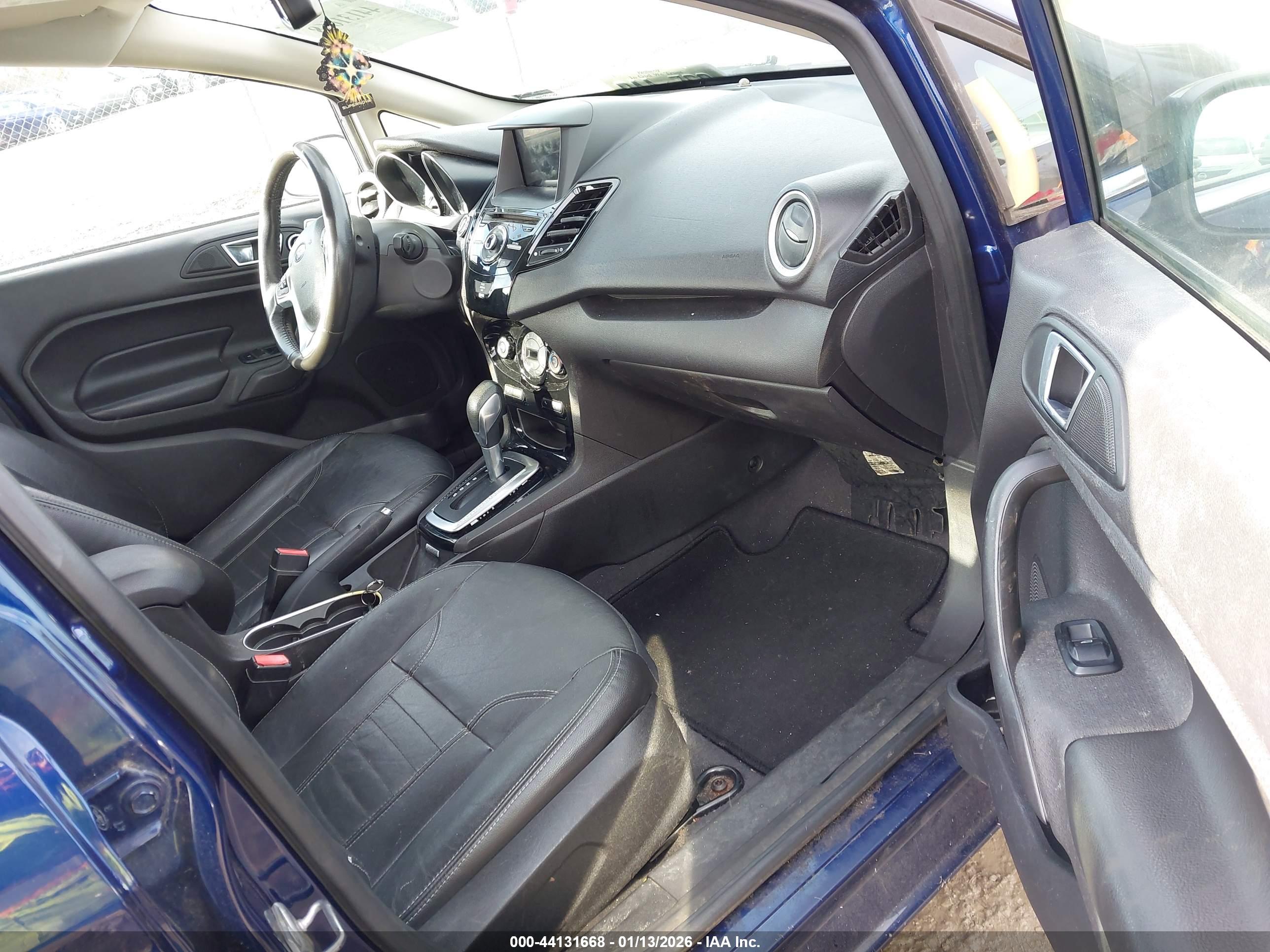 FORD FIESTA image 5