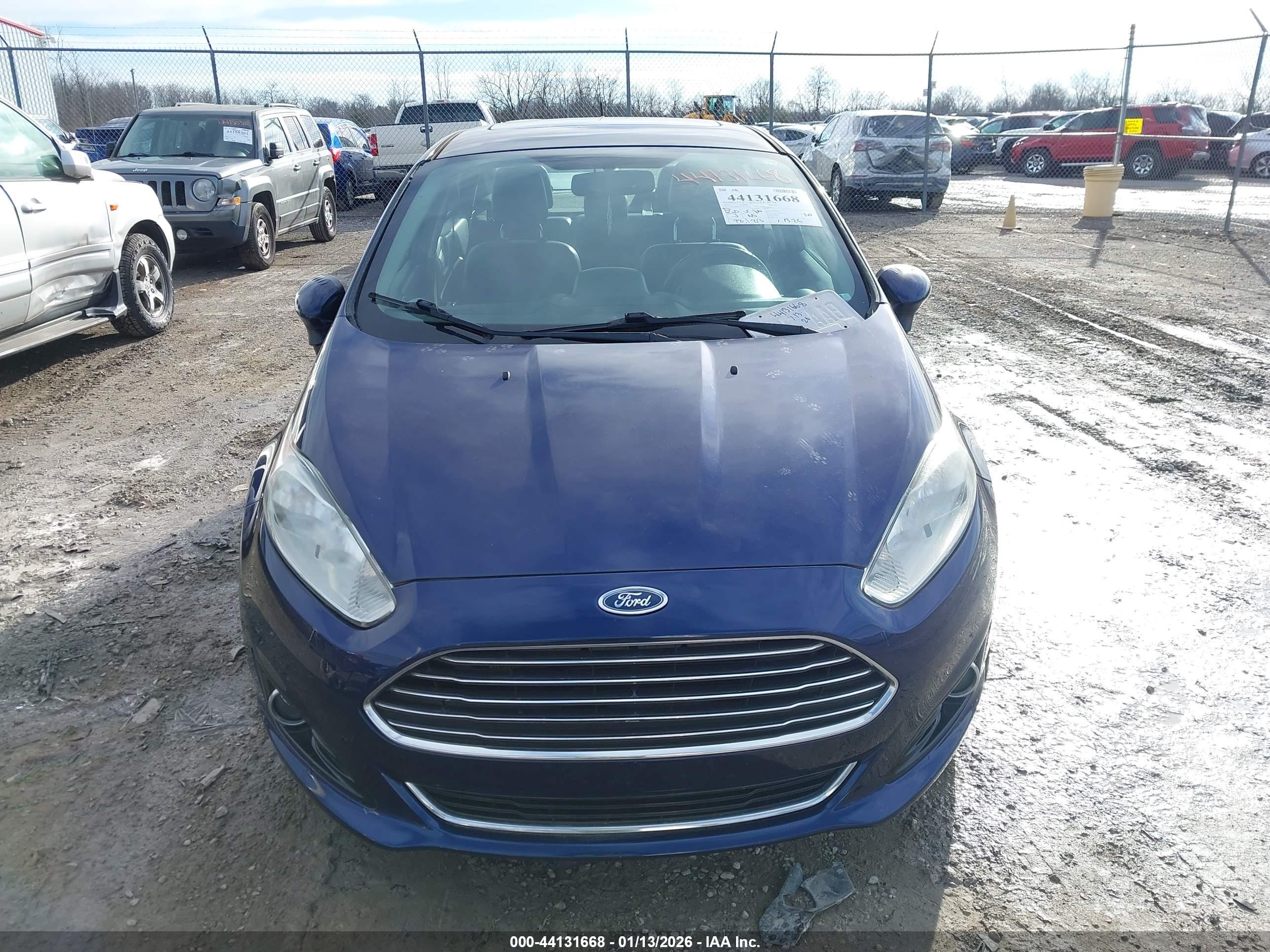 FORD FIESTA image 6