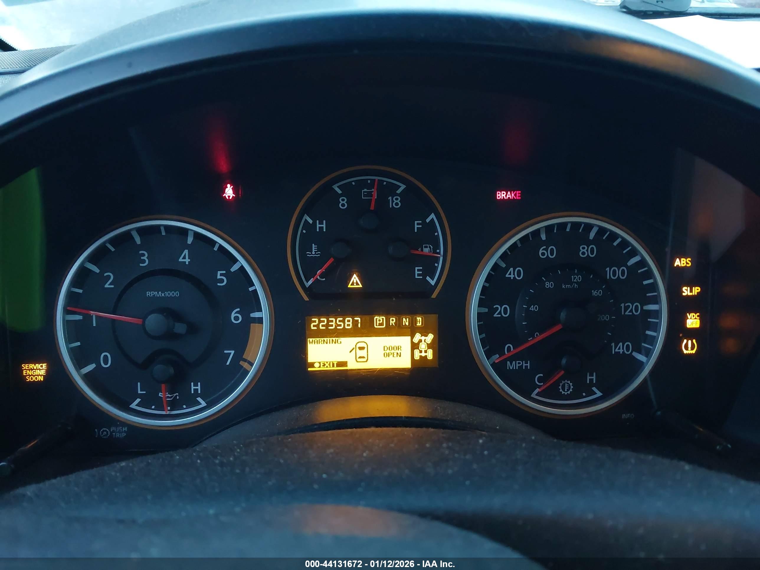 NISSAN TITAN image 7