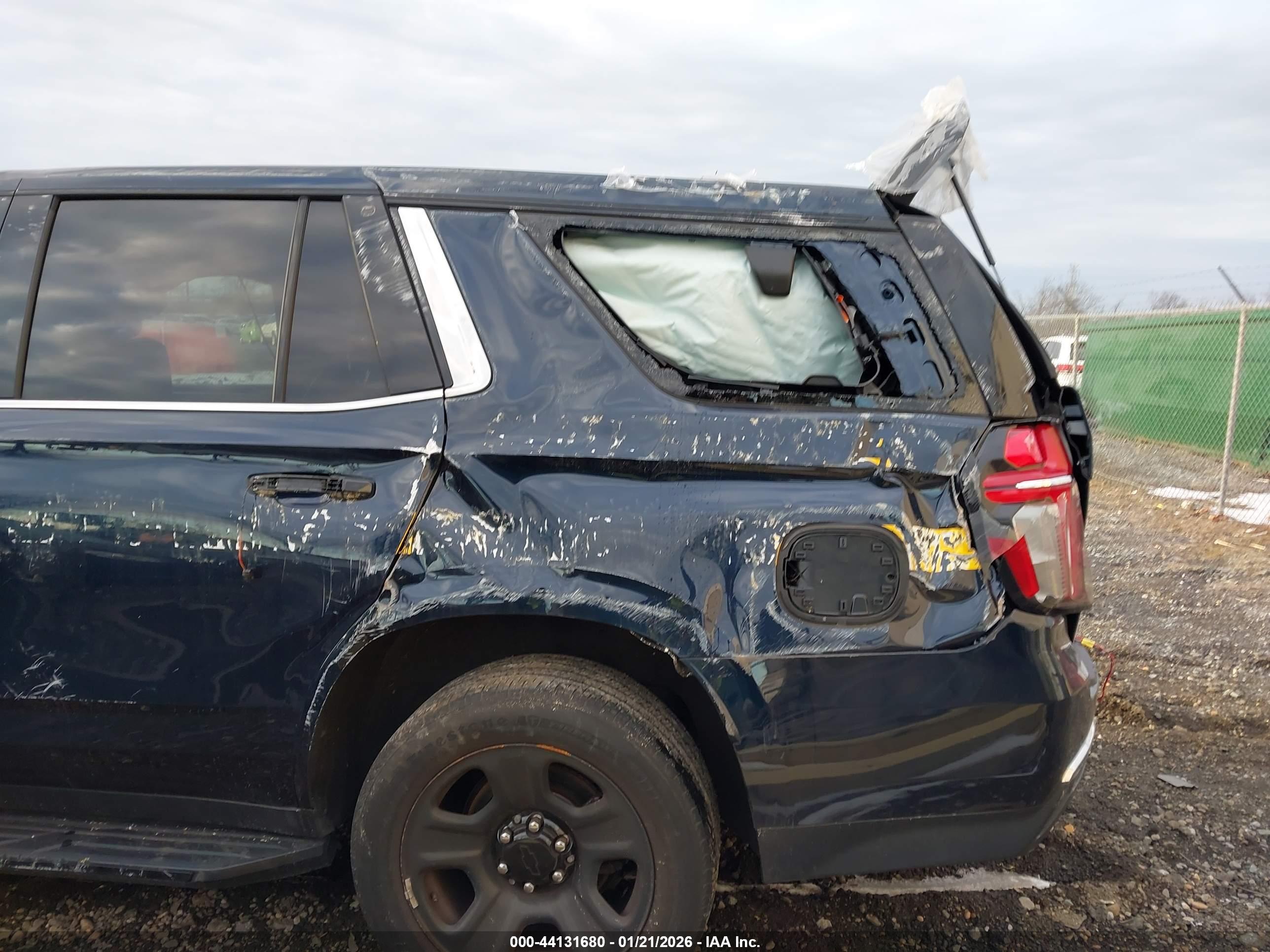 CHEVROLET TAHOE image 6