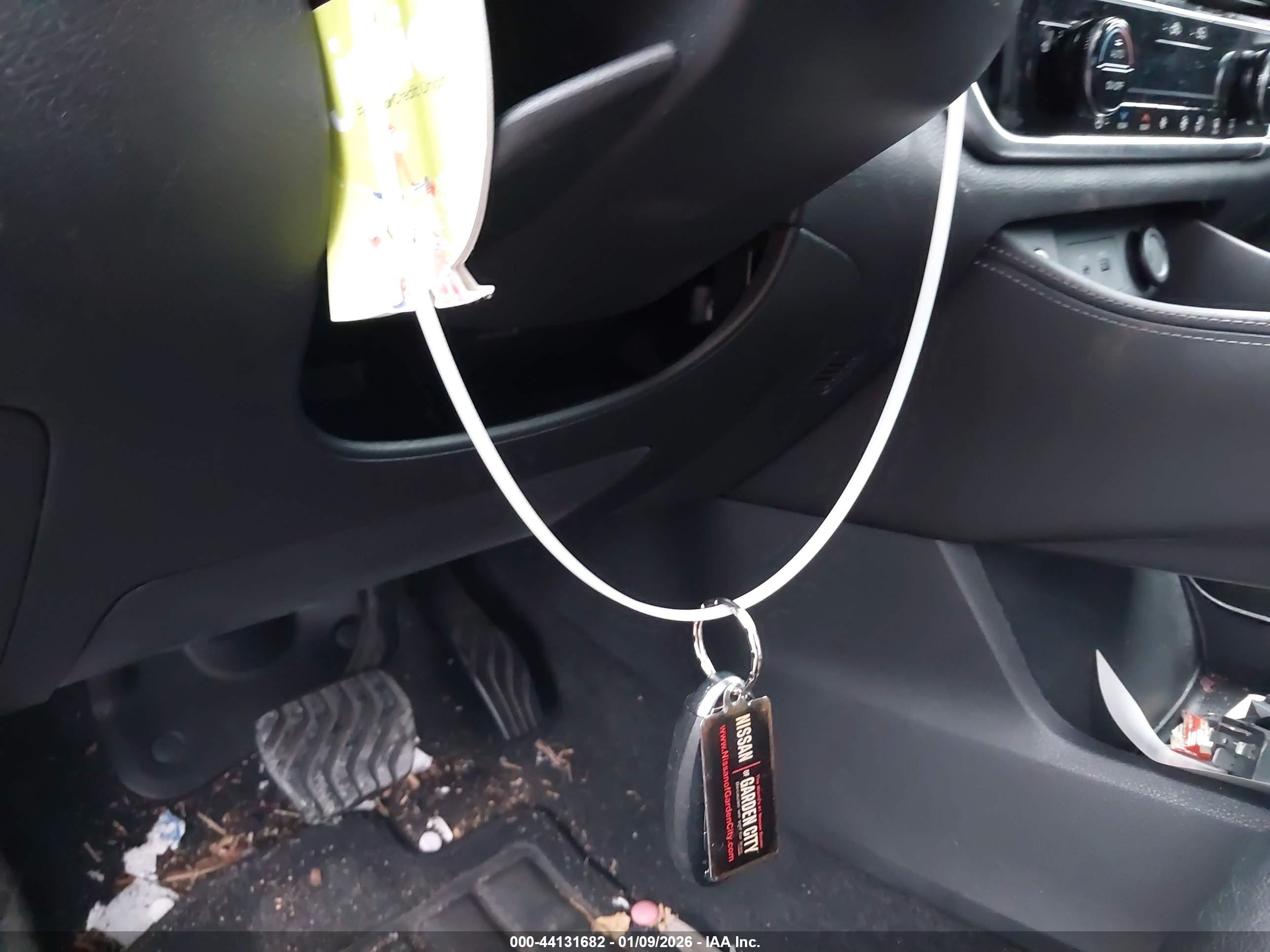 NISSAN ROGUE image 11