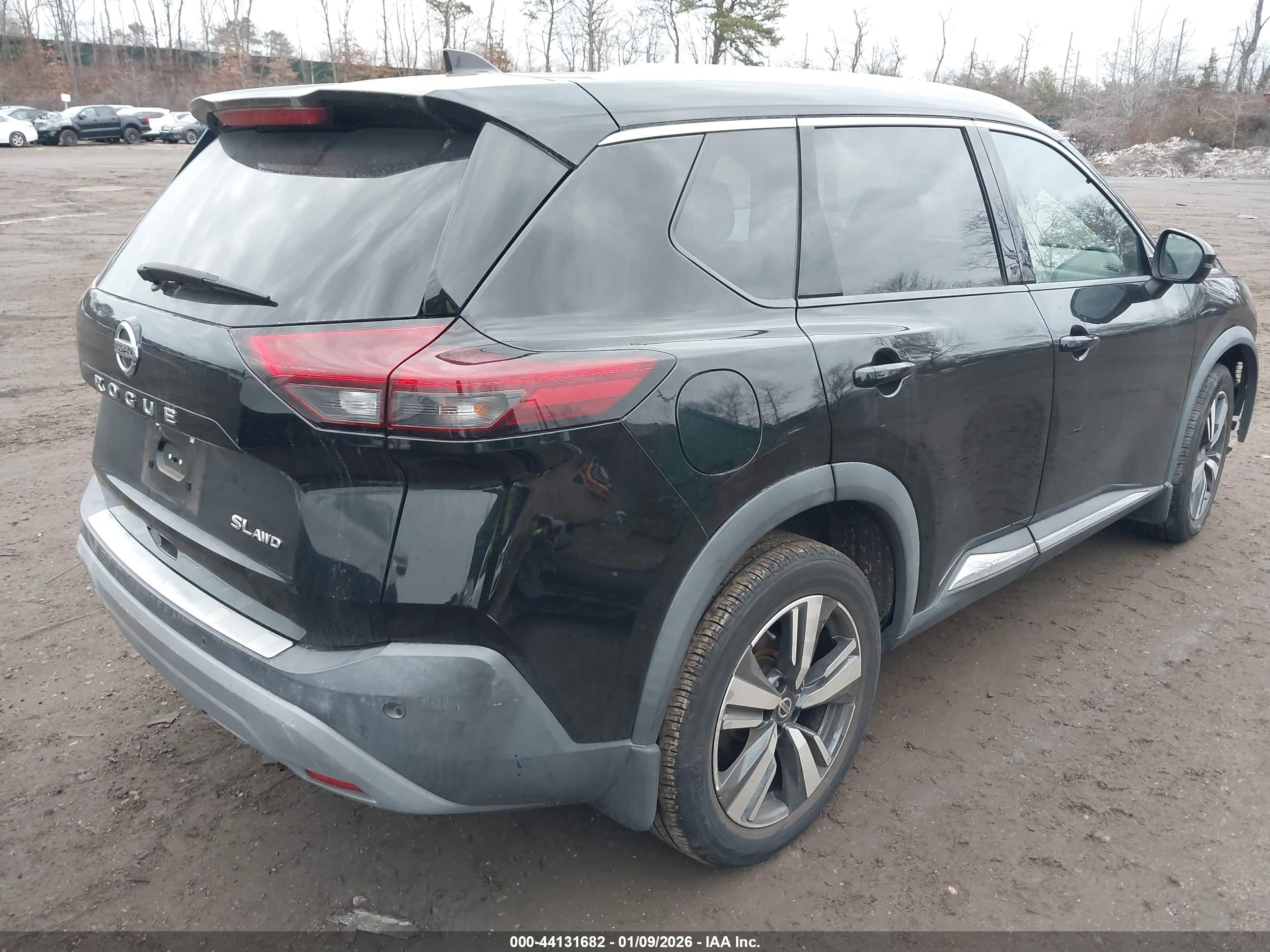 NISSAN ROGUE image 4