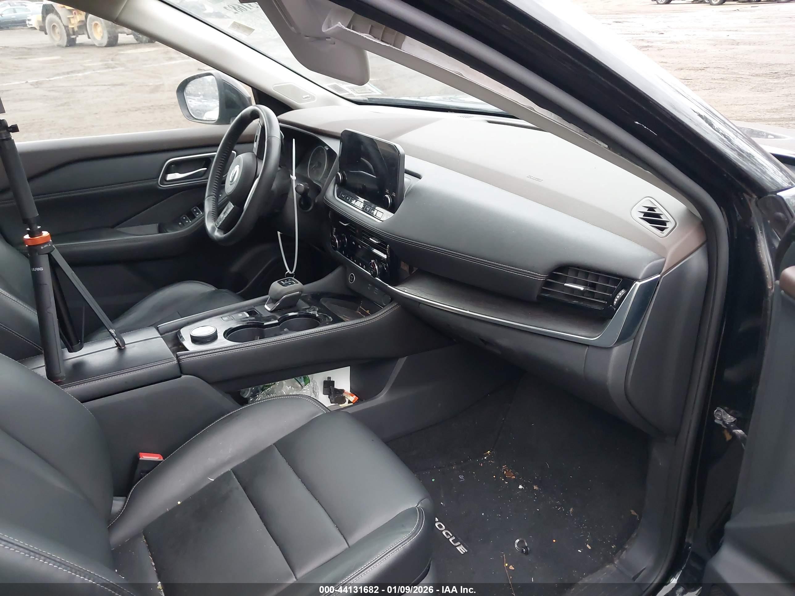 NISSAN ROGUE image 5