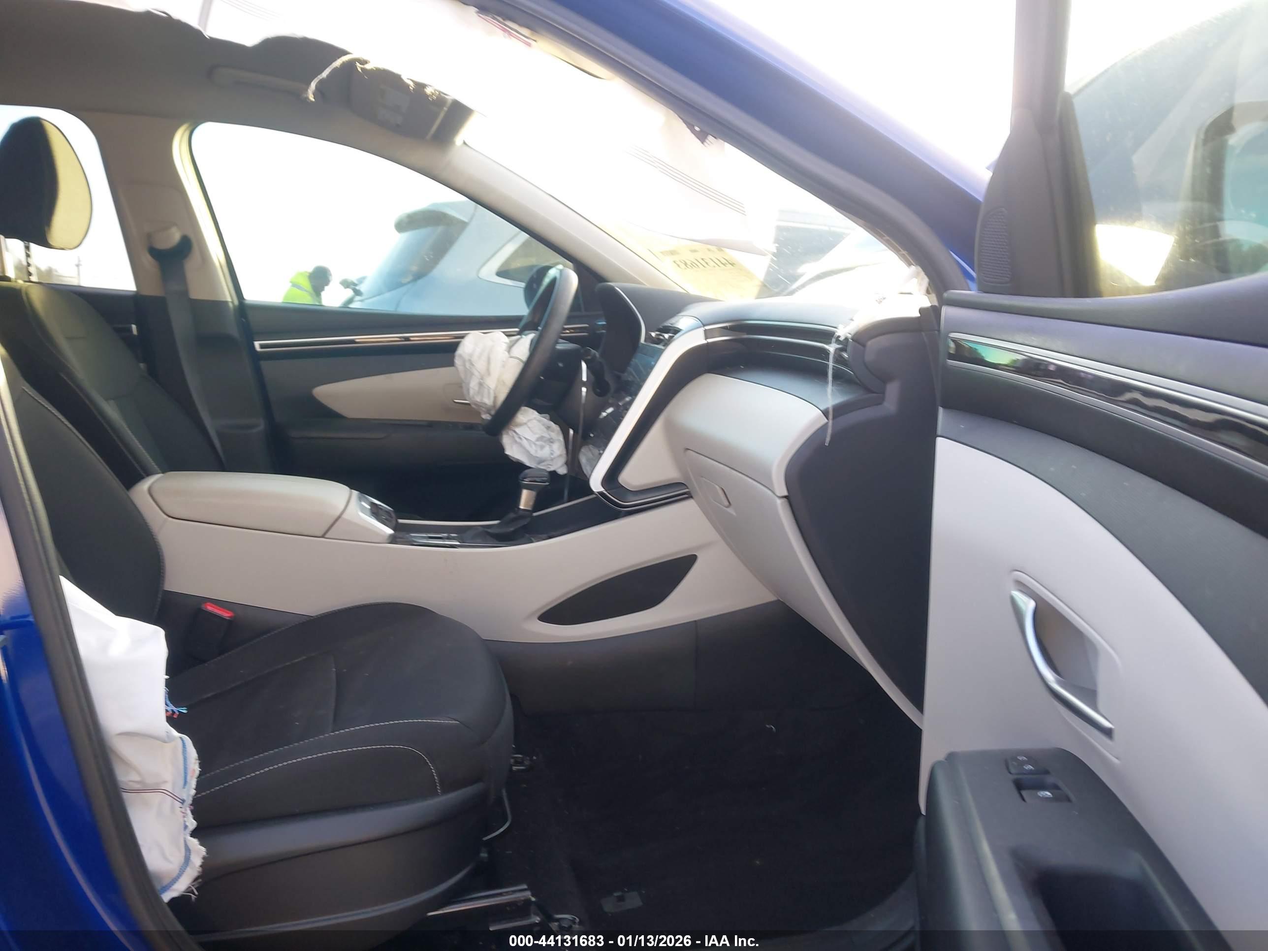 HYUNDAI TUCSON image 5