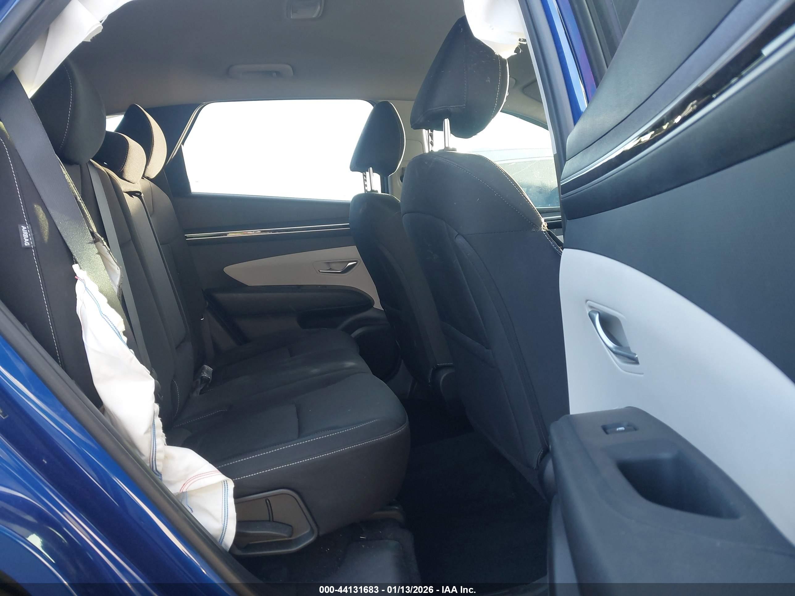 HYUNDAI TUCSON image 8
