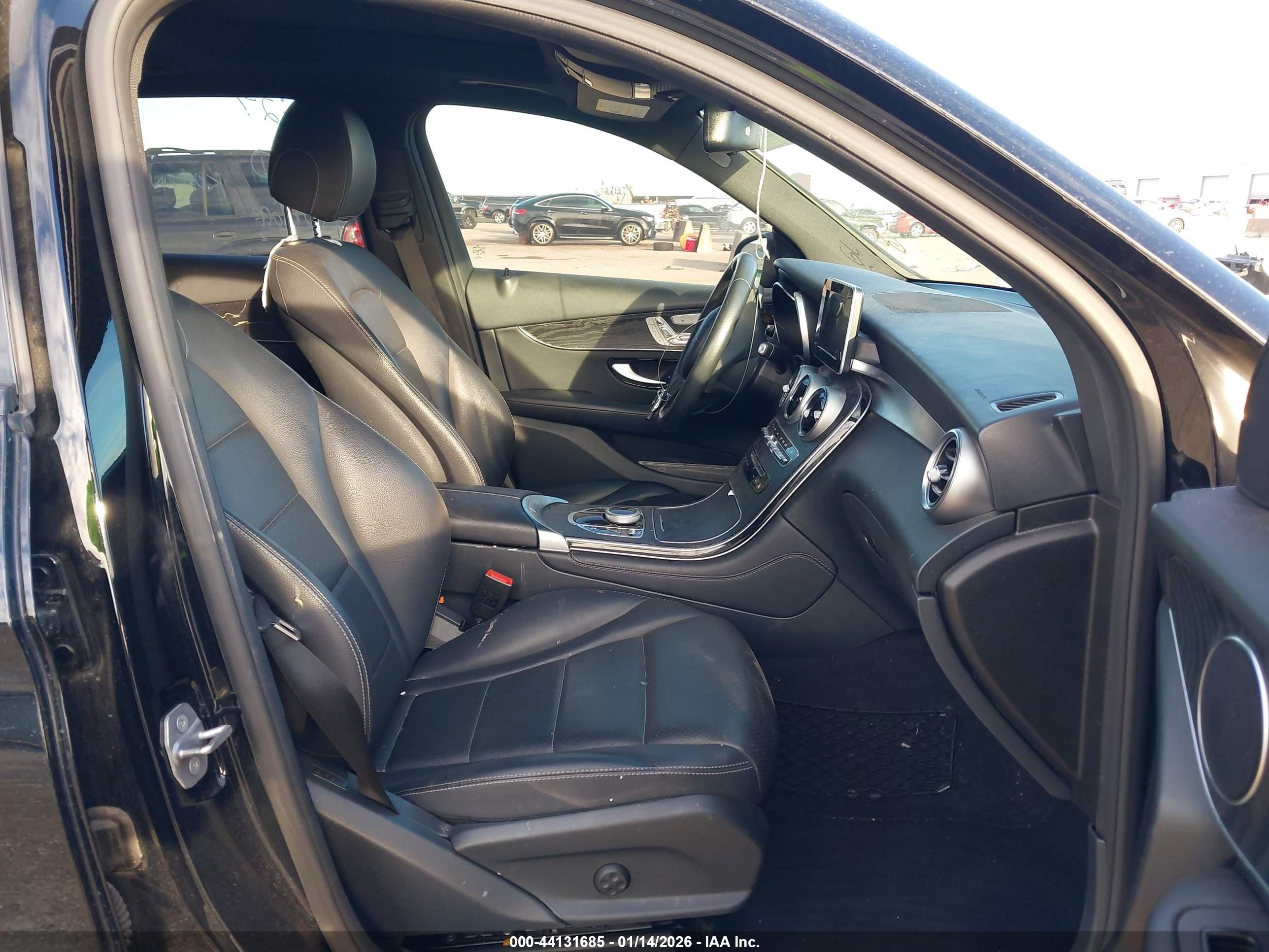 MERCEDES-BENZ GLC image 5