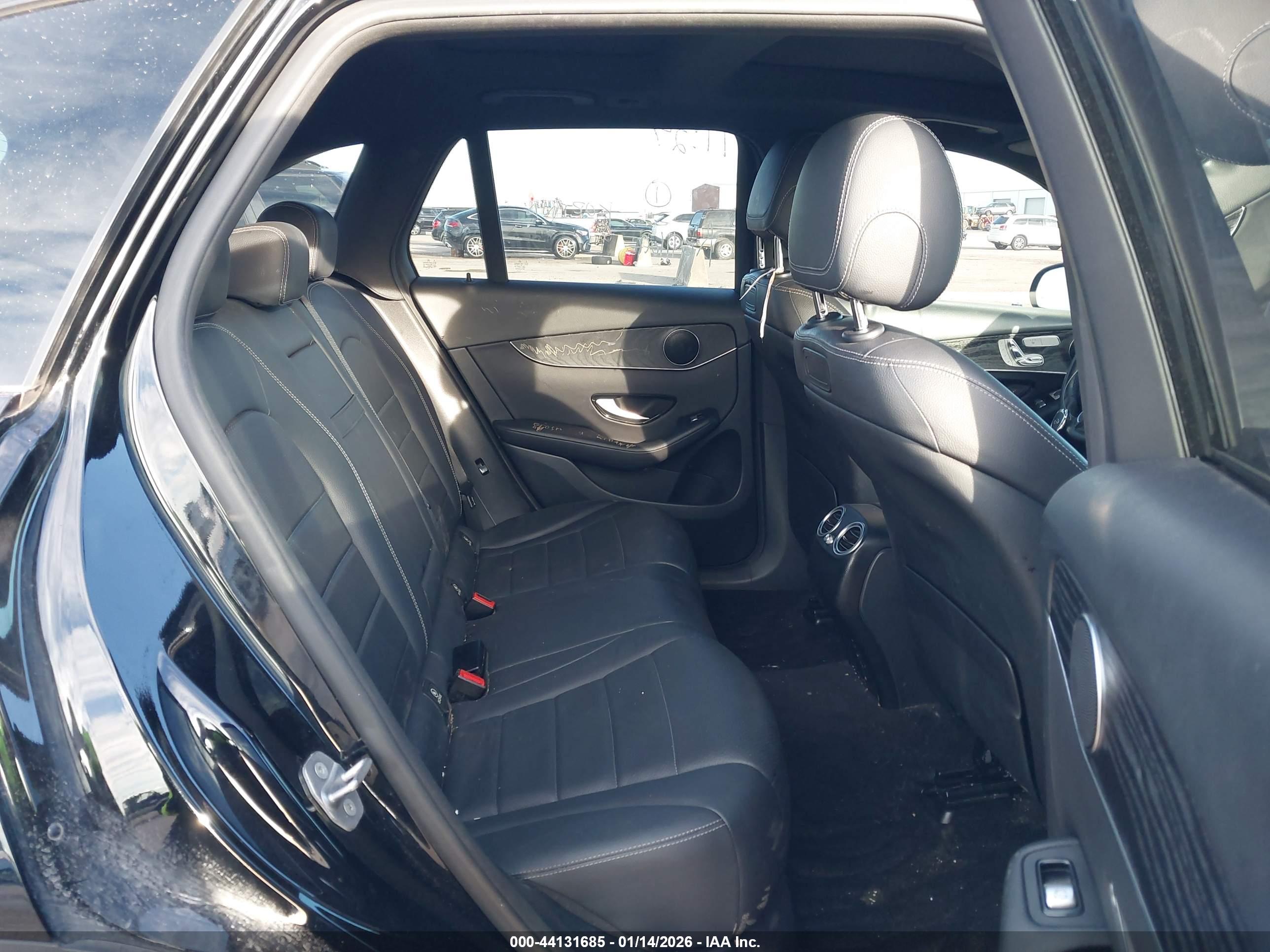 MERCEDES-BENZ GLC image 8