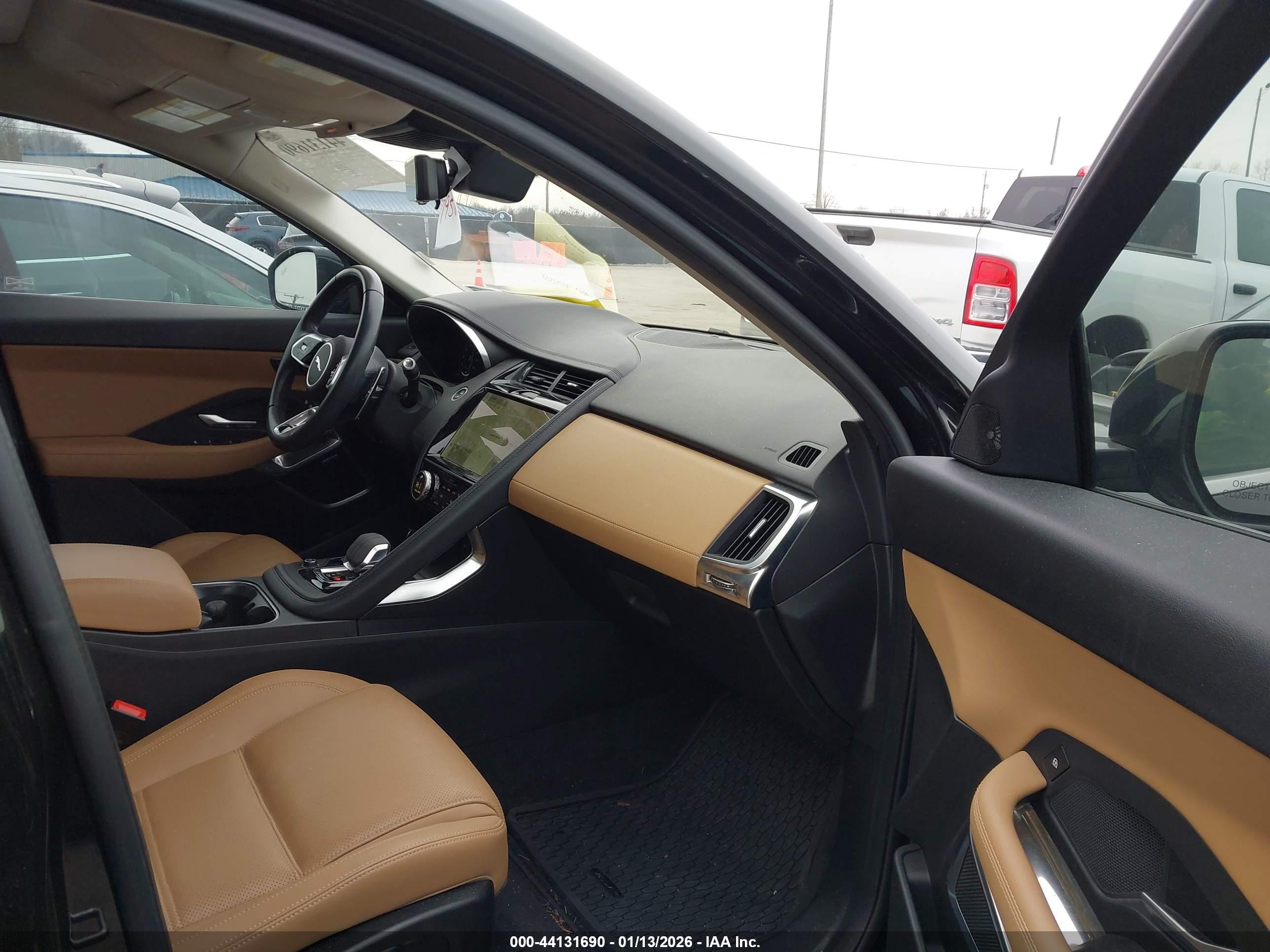 JAGUAR E-PACE image 5