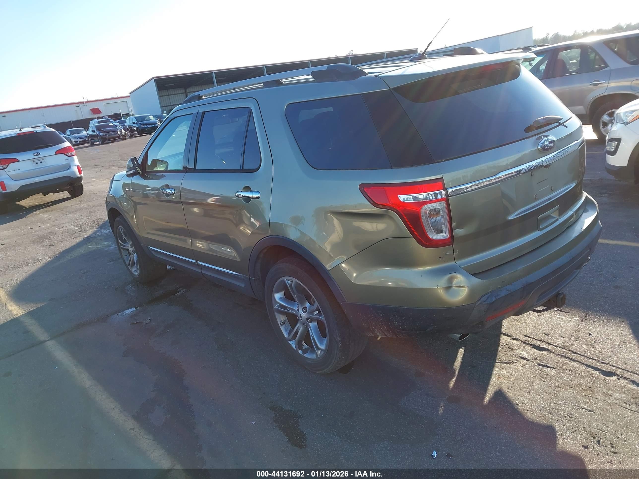FORD EXPLORER image 3