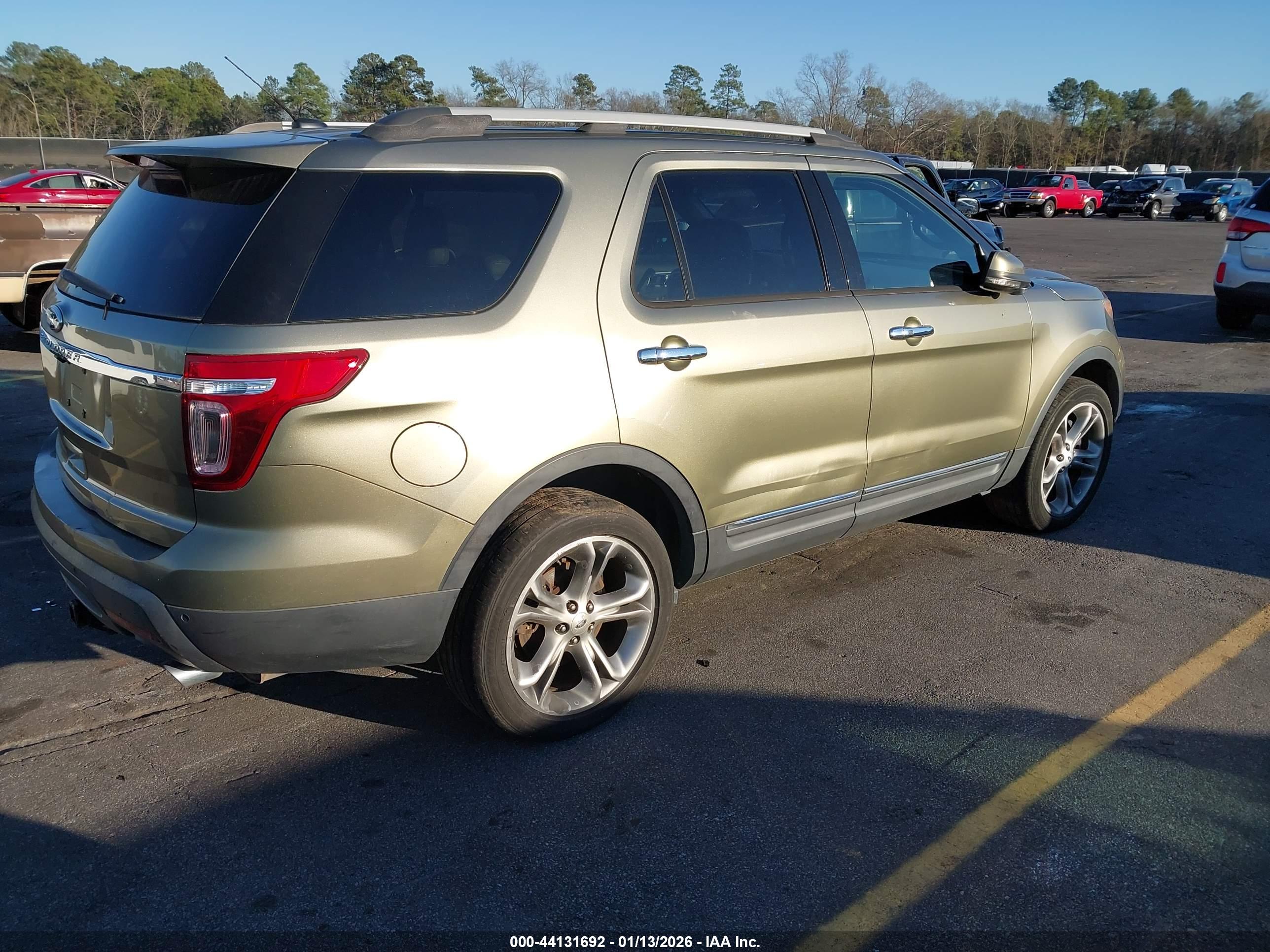 FORD EXPLORER image 4