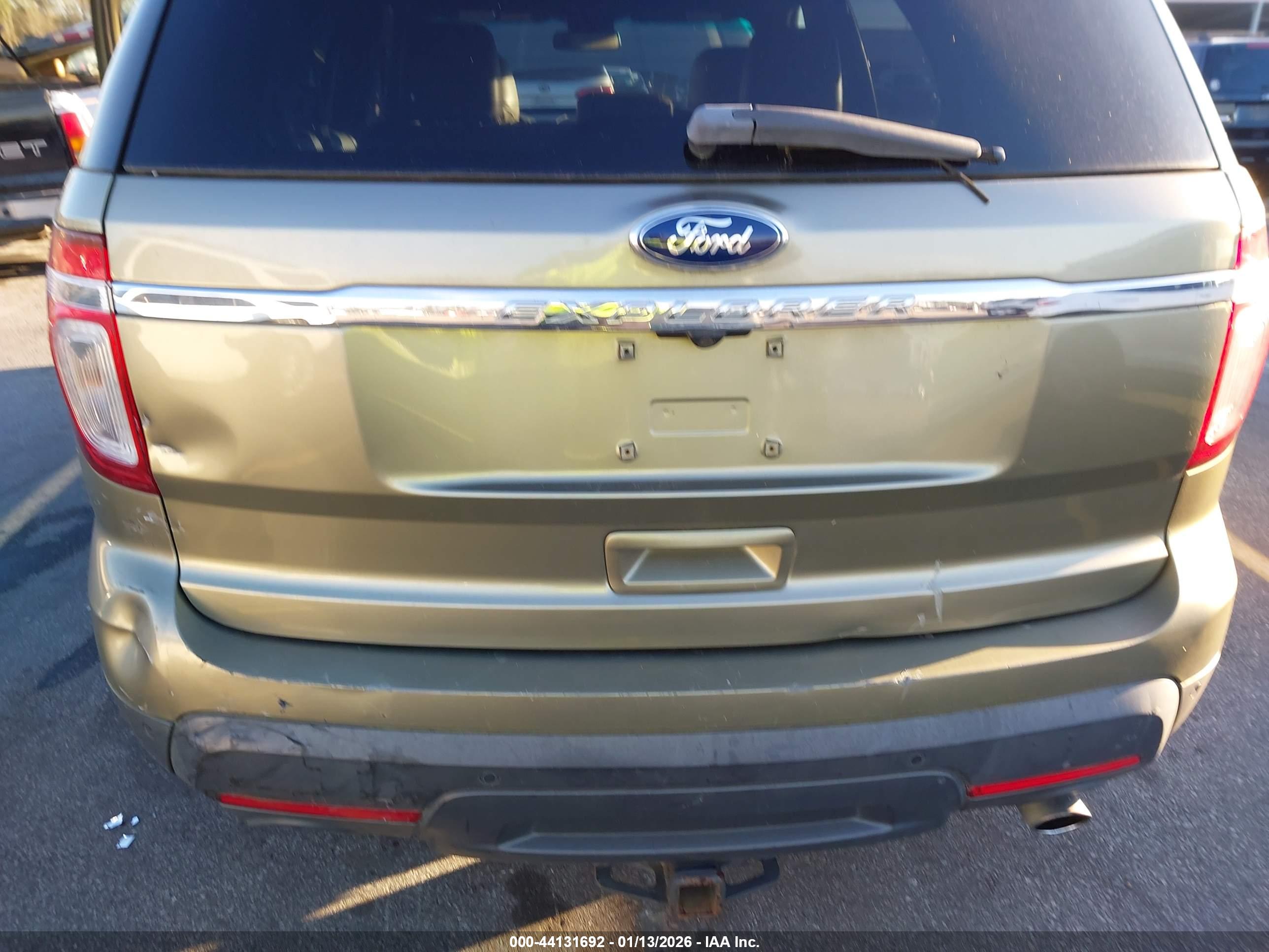 FORD EXPLORER image 6